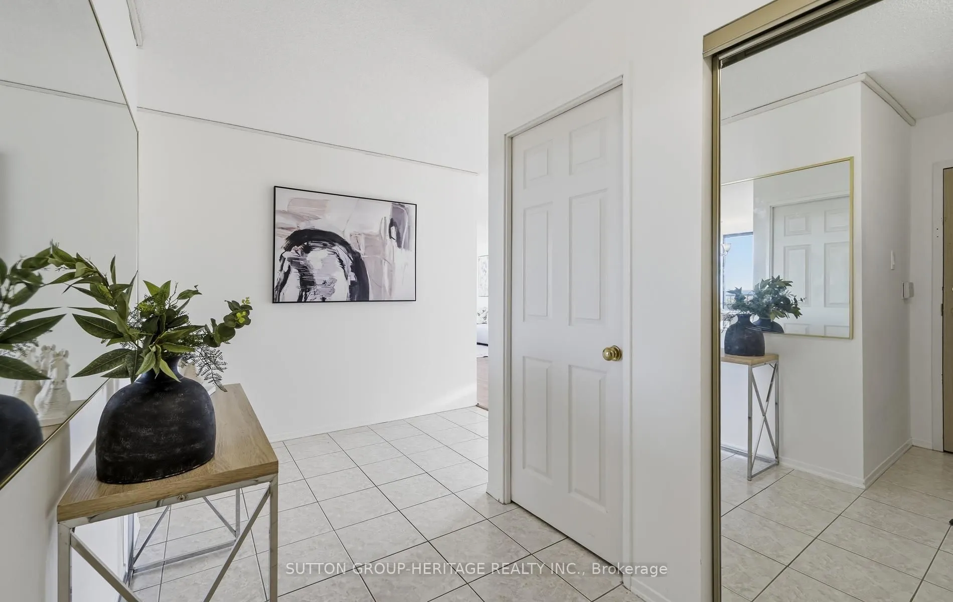 40 Harding Boulevard W #1112