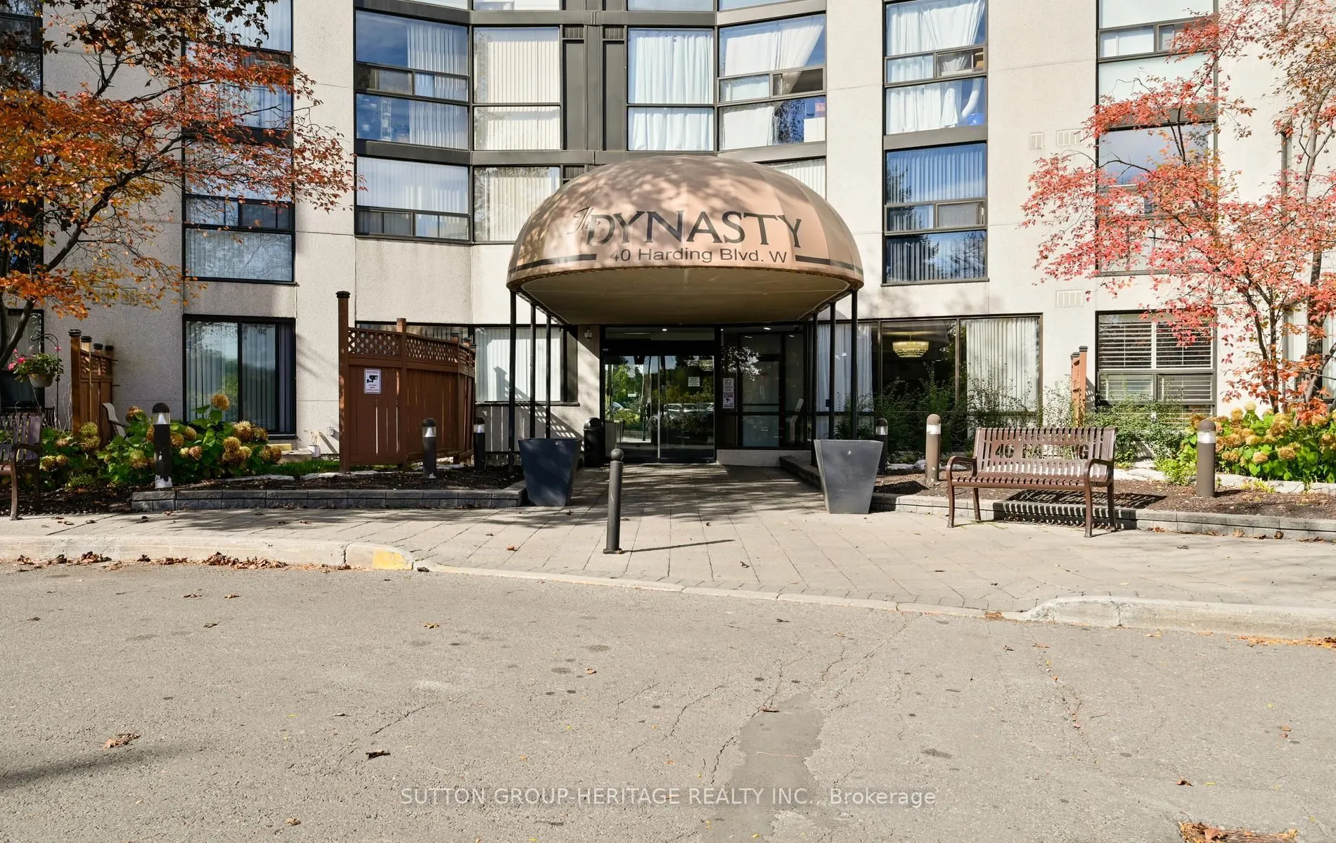 40 Harding Boulevard W #1112