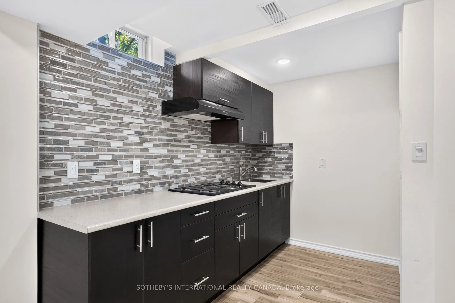15 Klamath Court