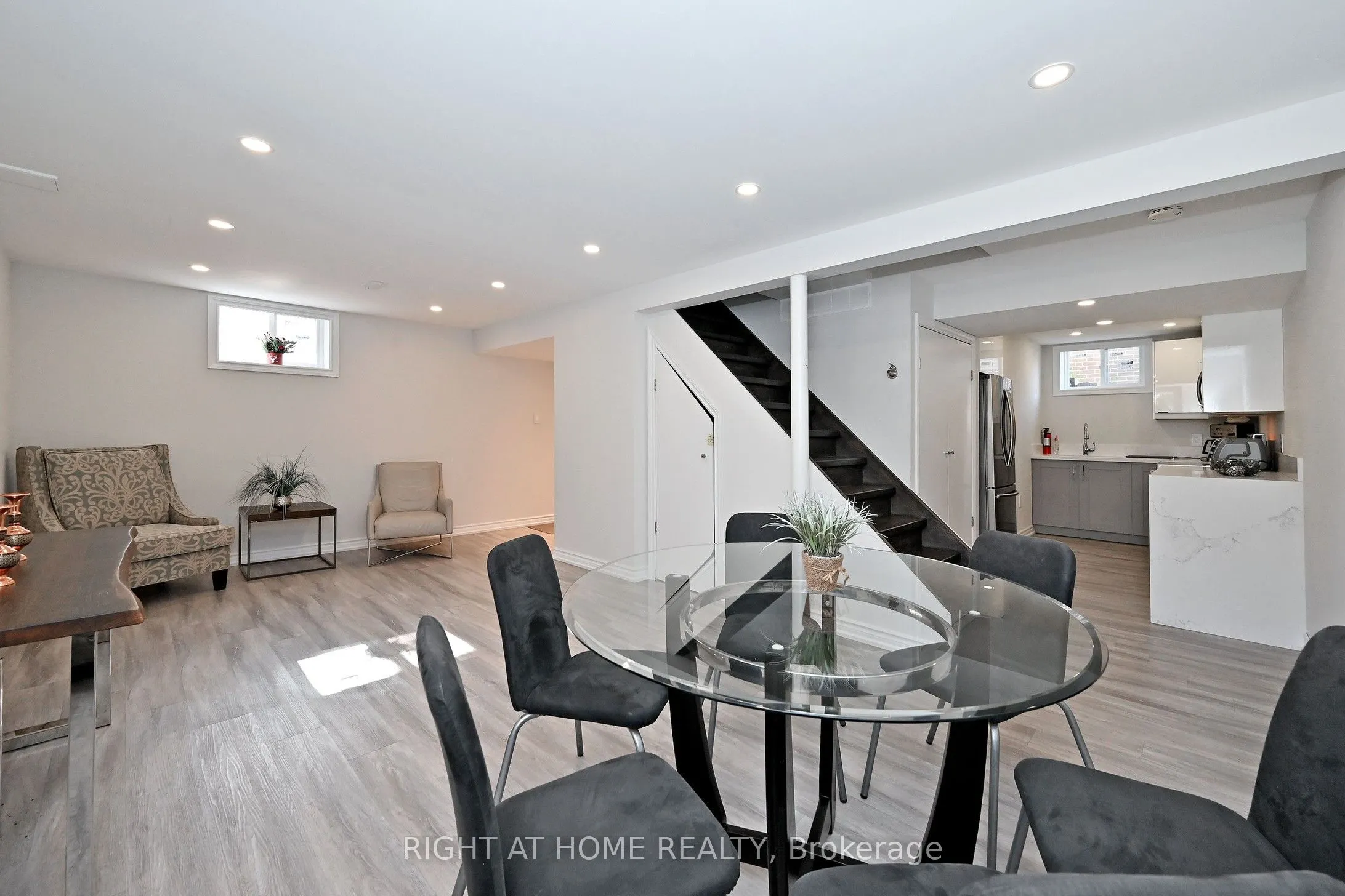 454 Alper Street