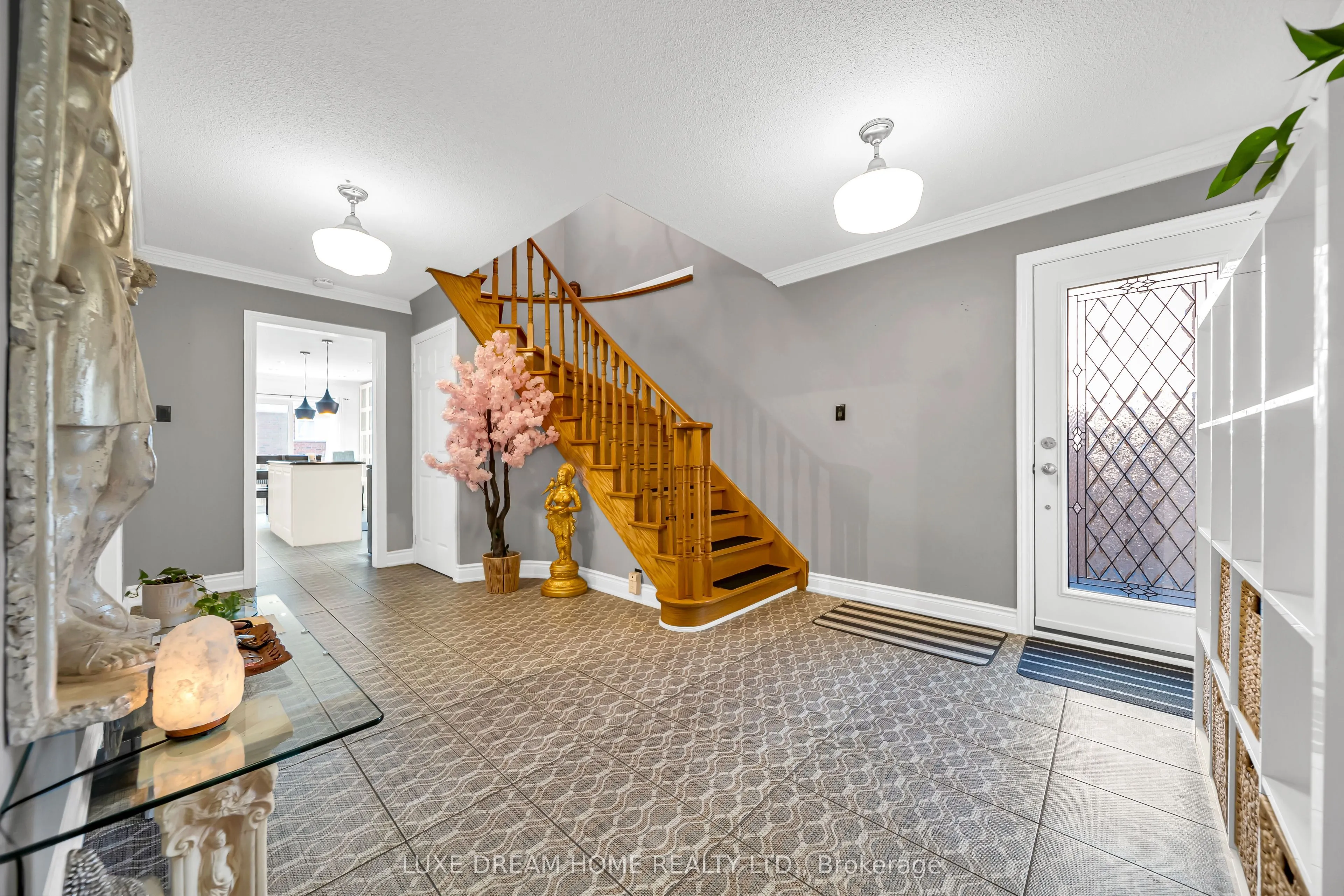 78 Governor Crescent