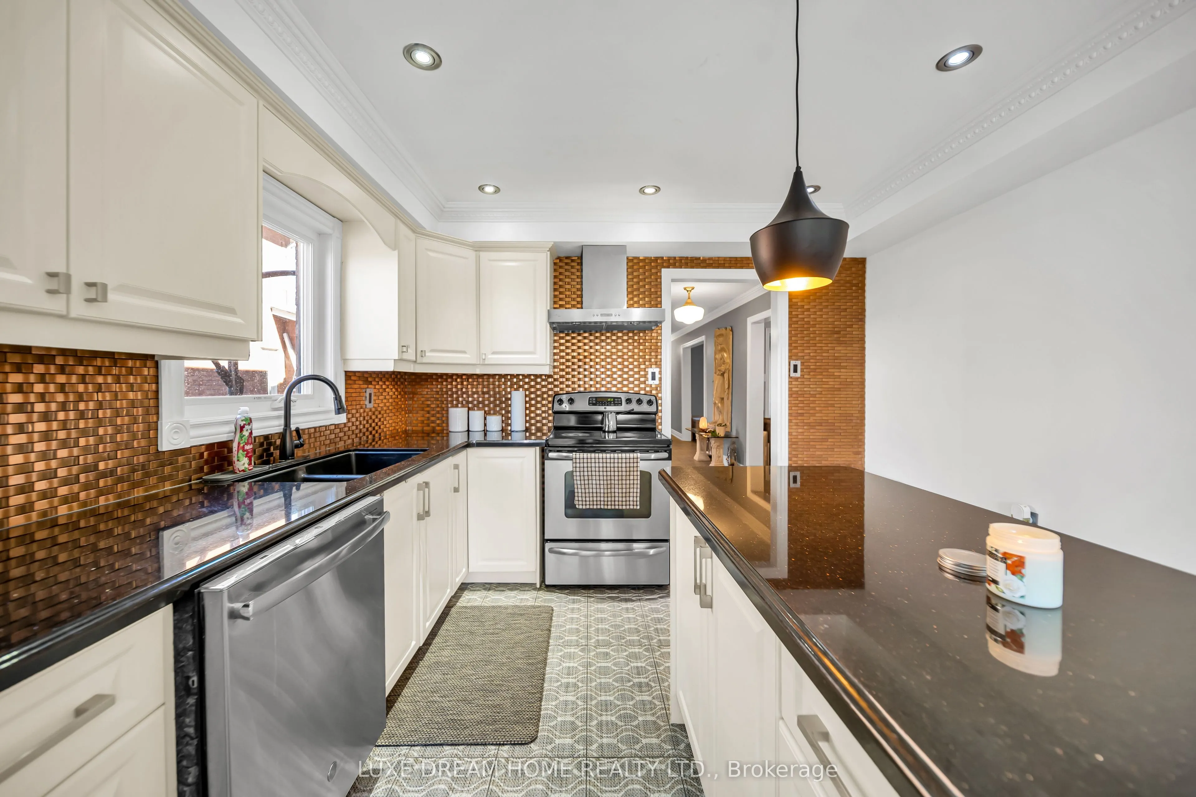 78 Governor Crescent