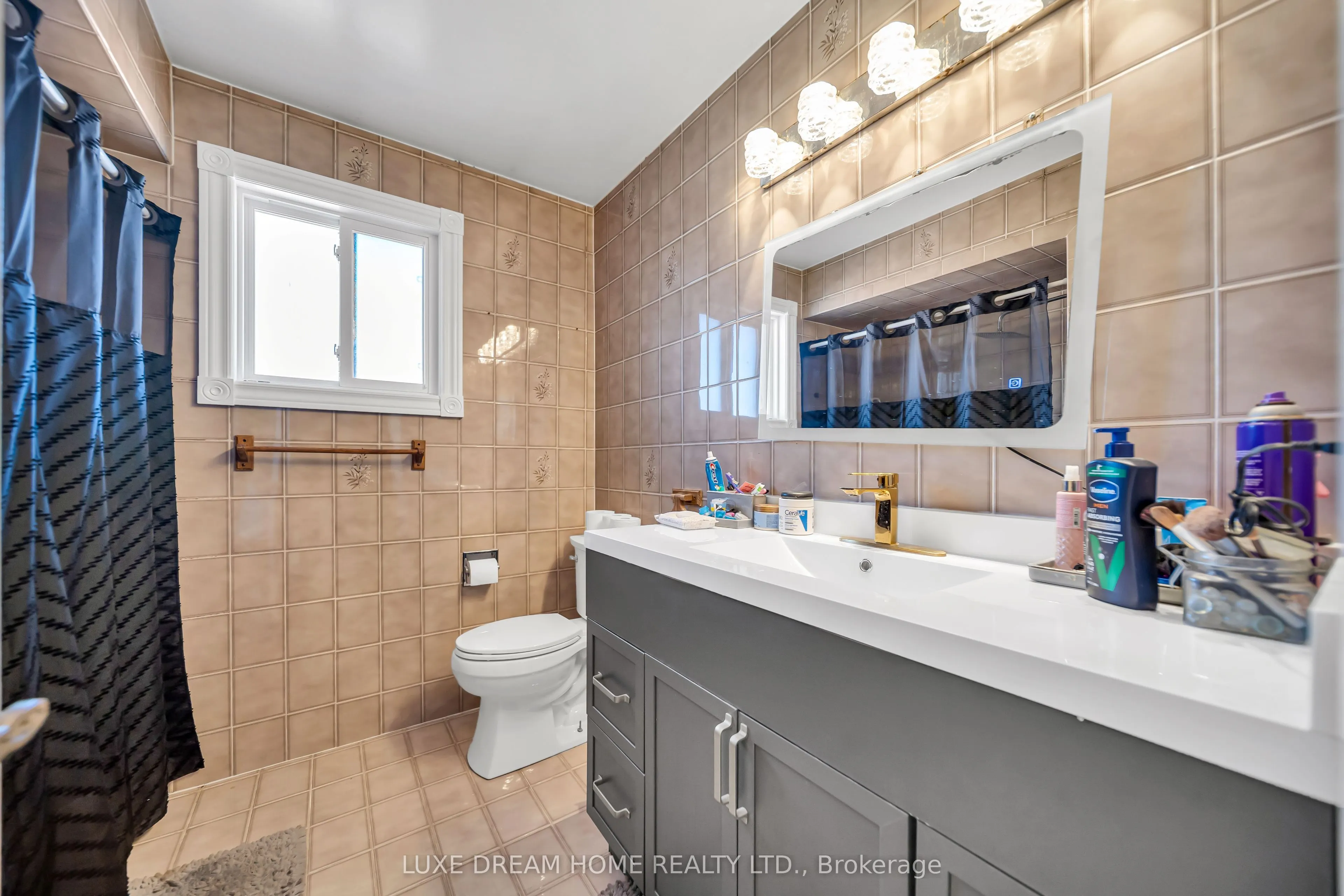 78 Governor Crescent