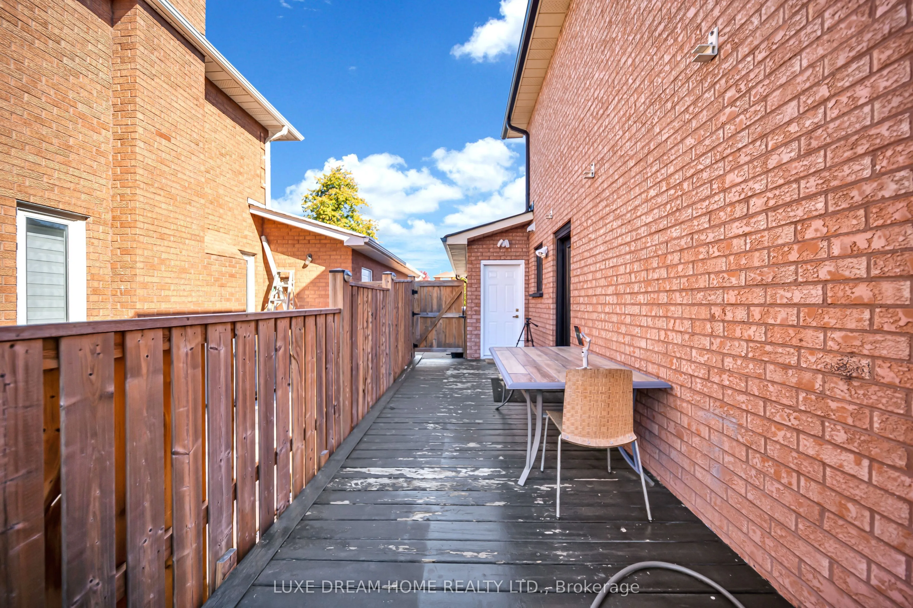 78 Governor Crescent
