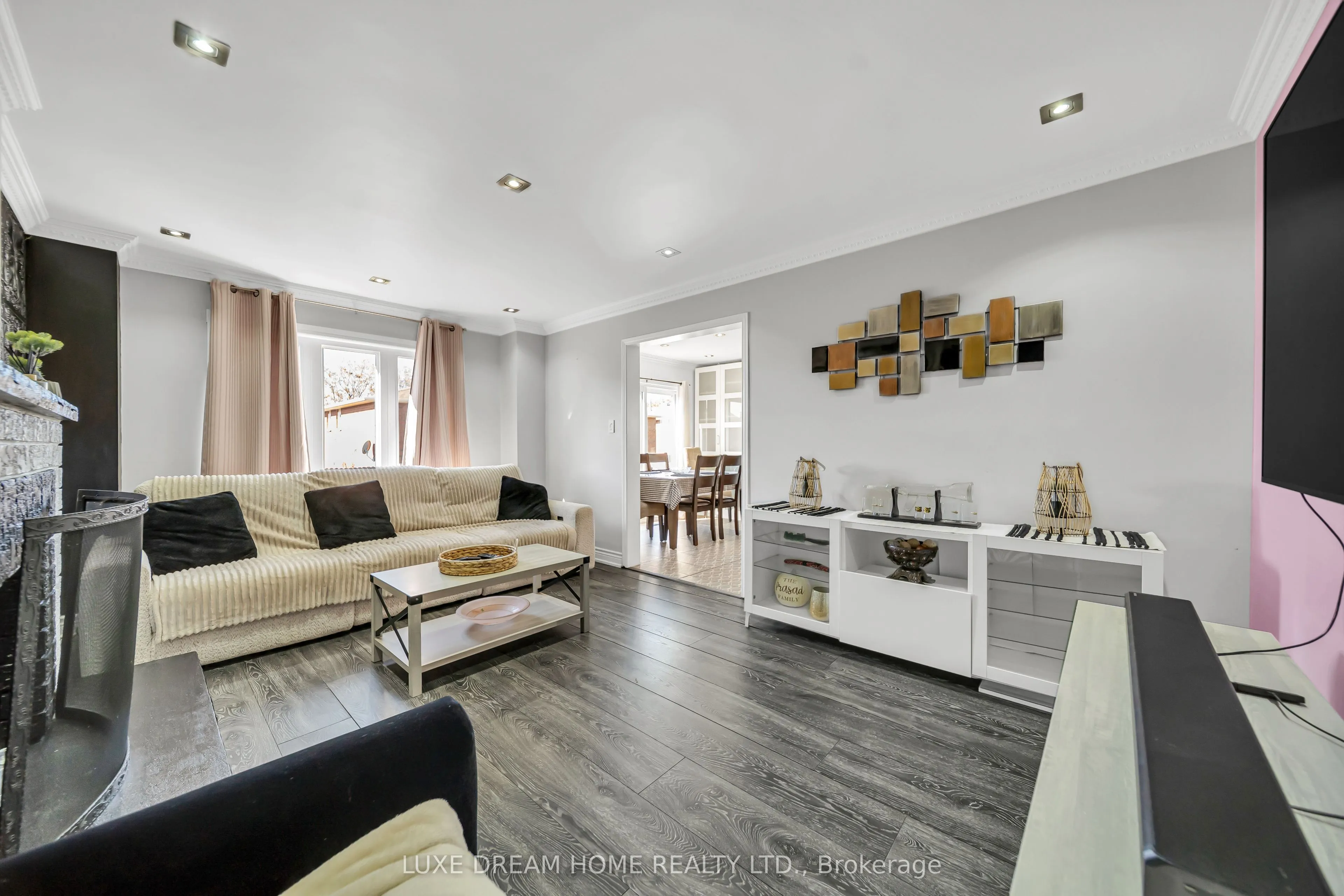 78 Governor Crescent