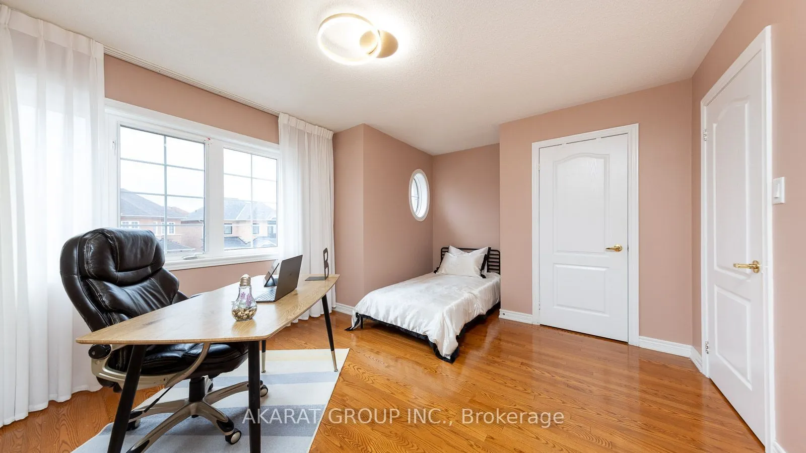 28 Saint James Avenue