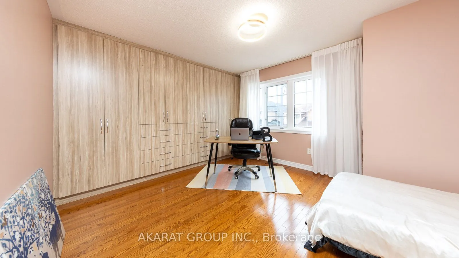 28 Saint James Avenue