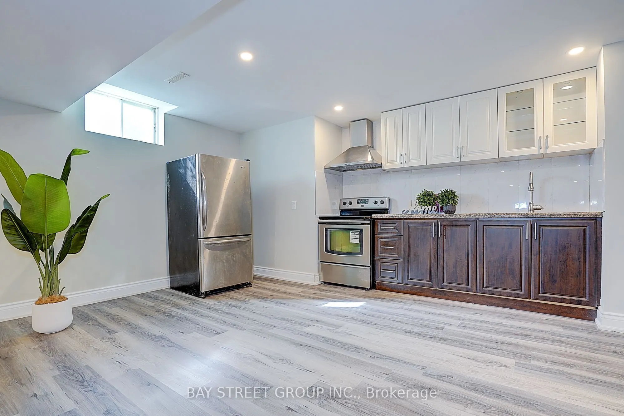 411 Weldrick Road E