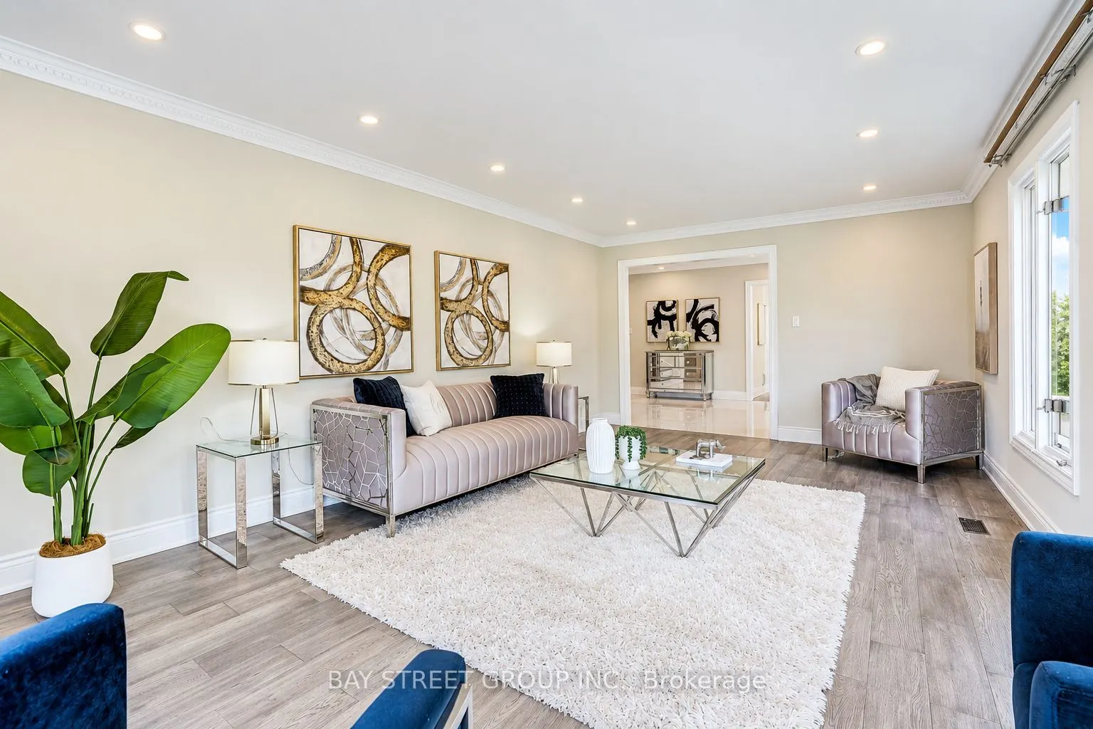 411 Weldrick Road E