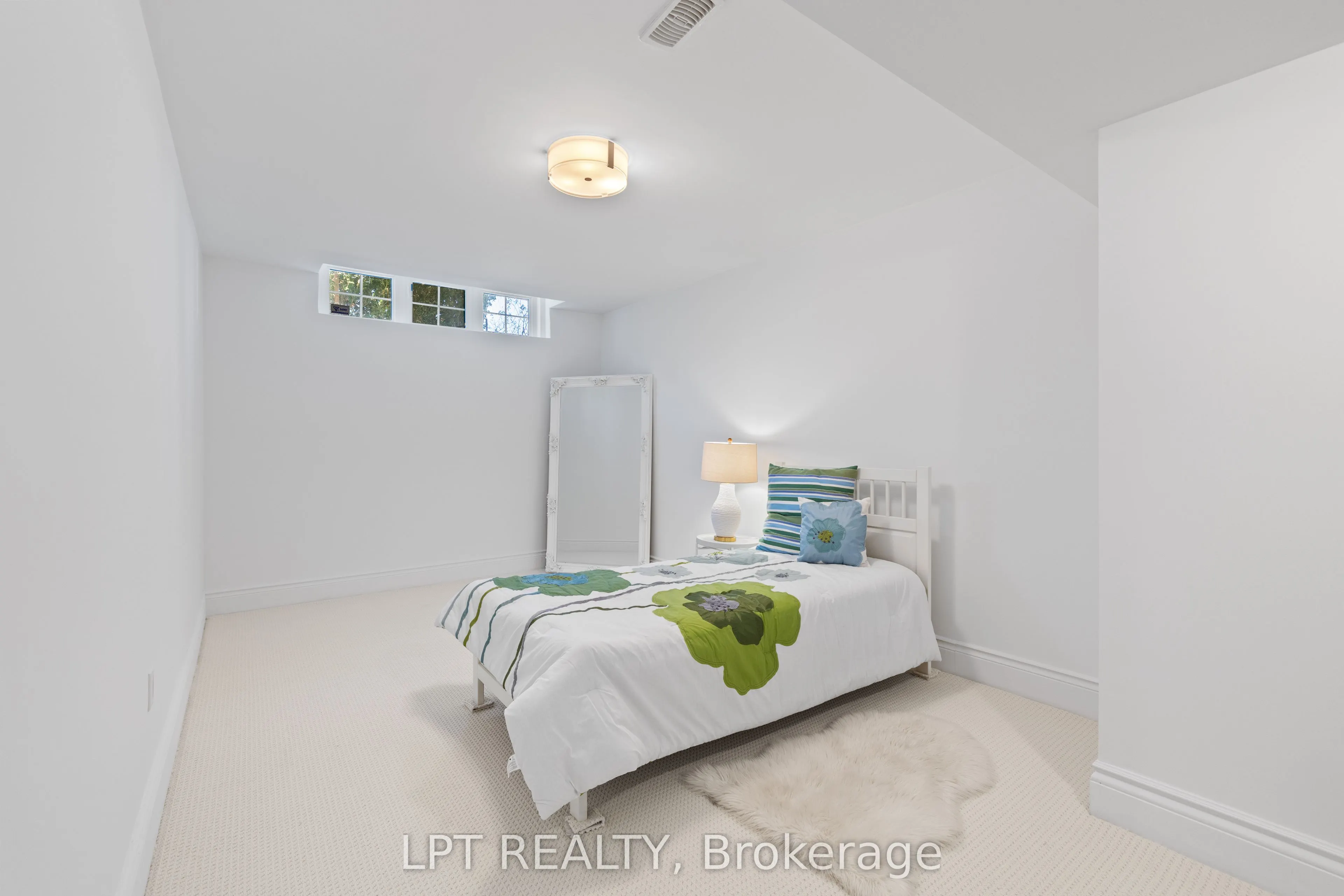5 Wolford Court