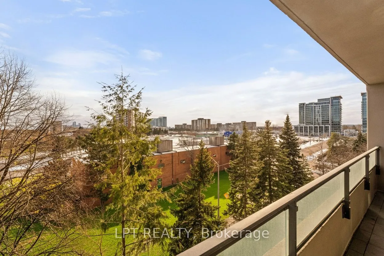 32 Clarissa Drive #521