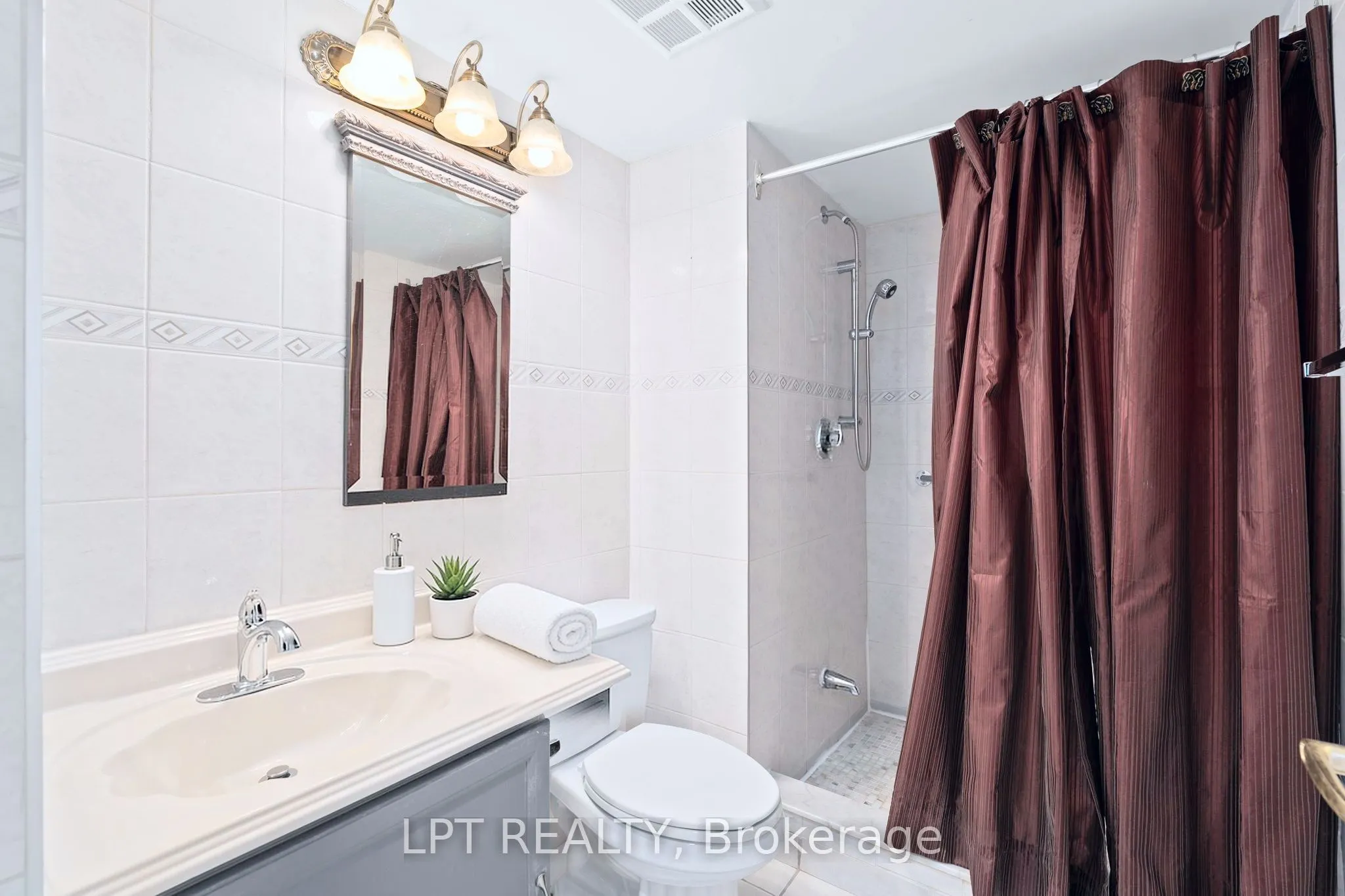 32 Clarissa Drive #521