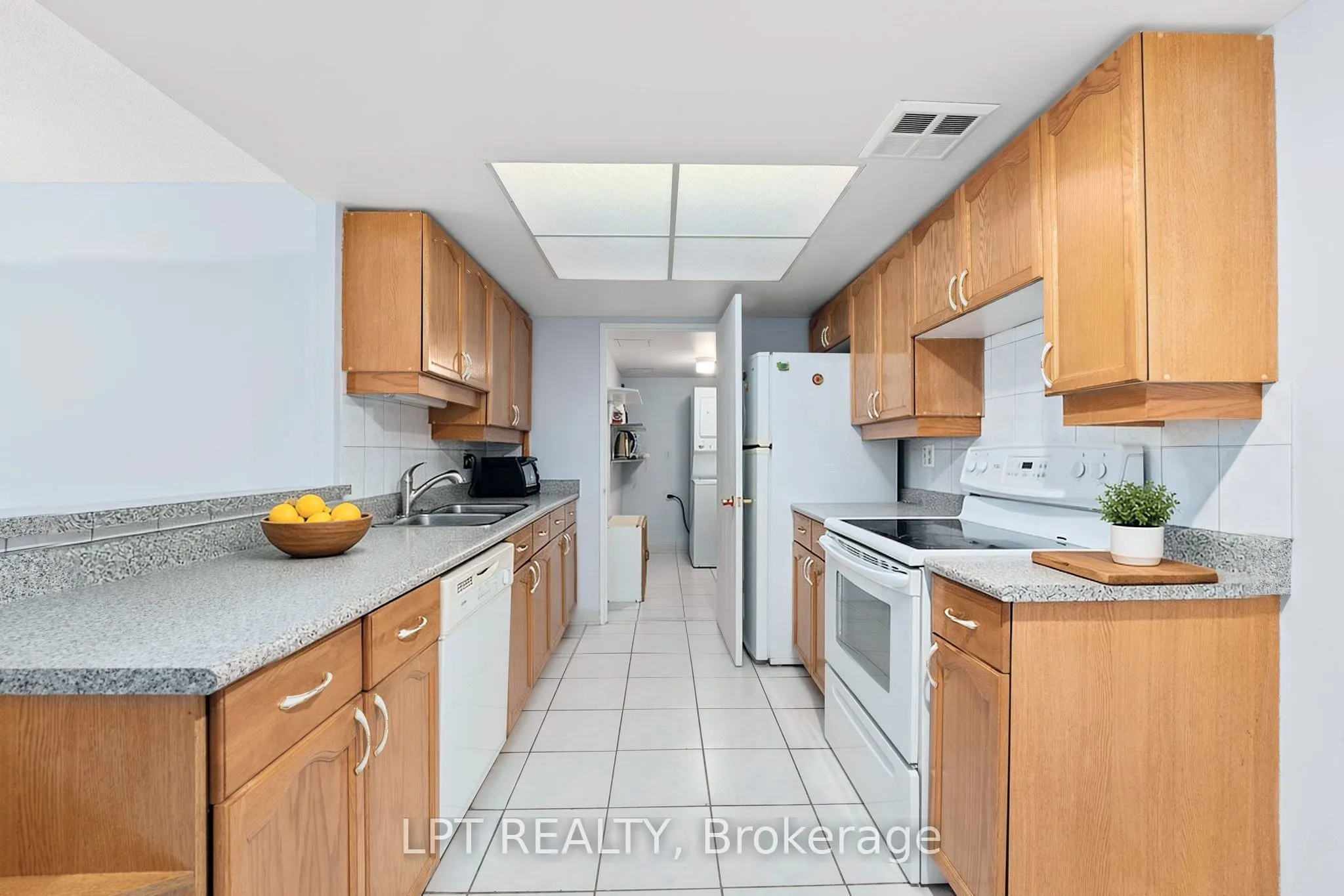 32 Clarissa Drive #521