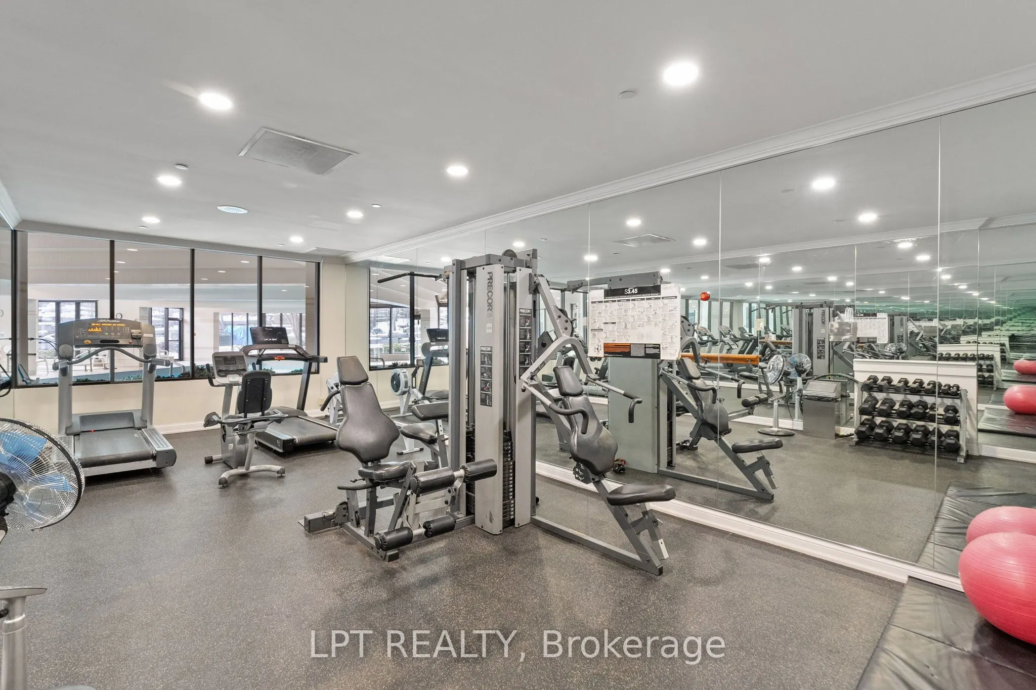32 Clarissa Drive #521