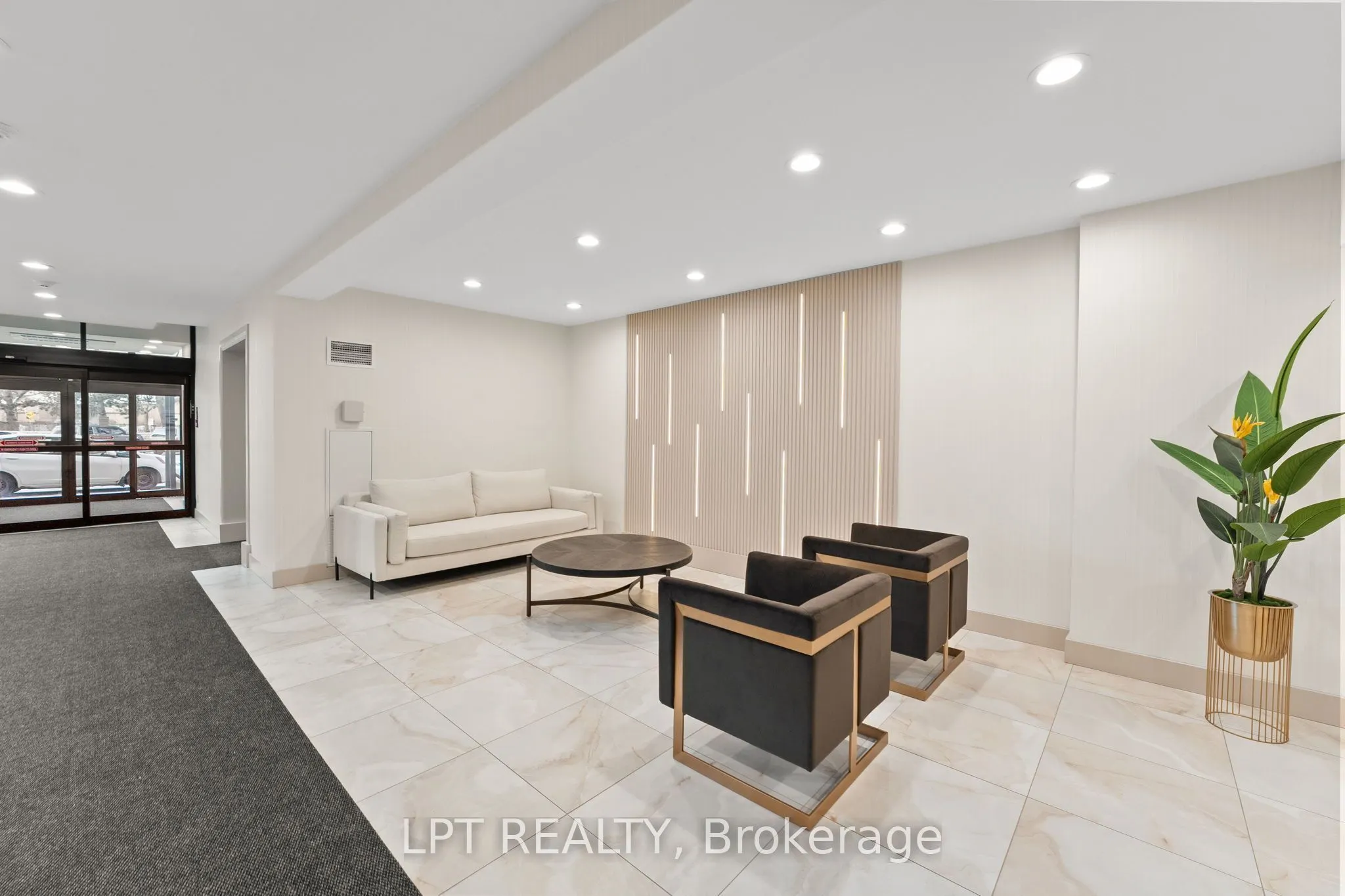 32 Clarissa Drive #521