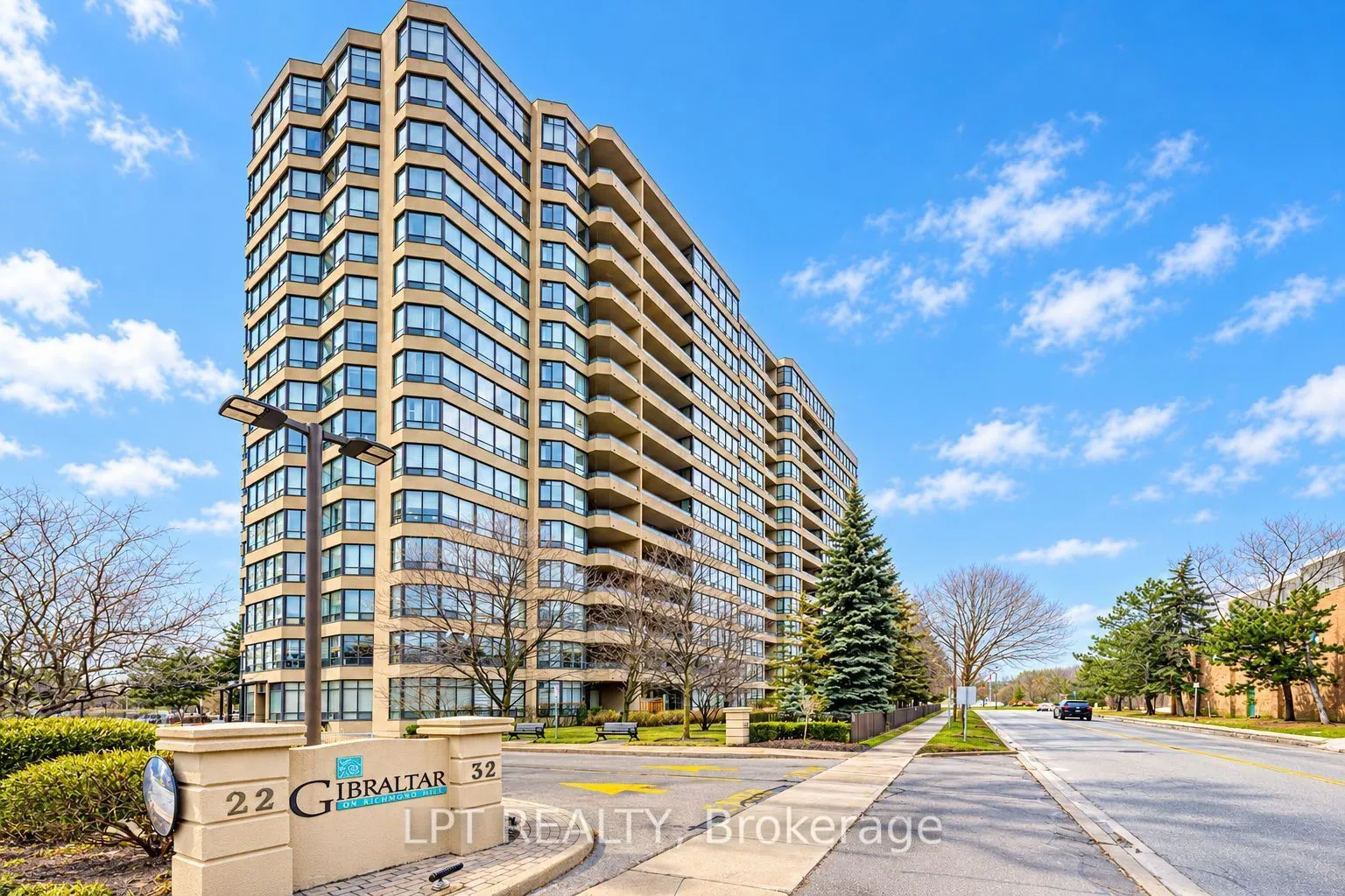 32 Clarissa Drive #521