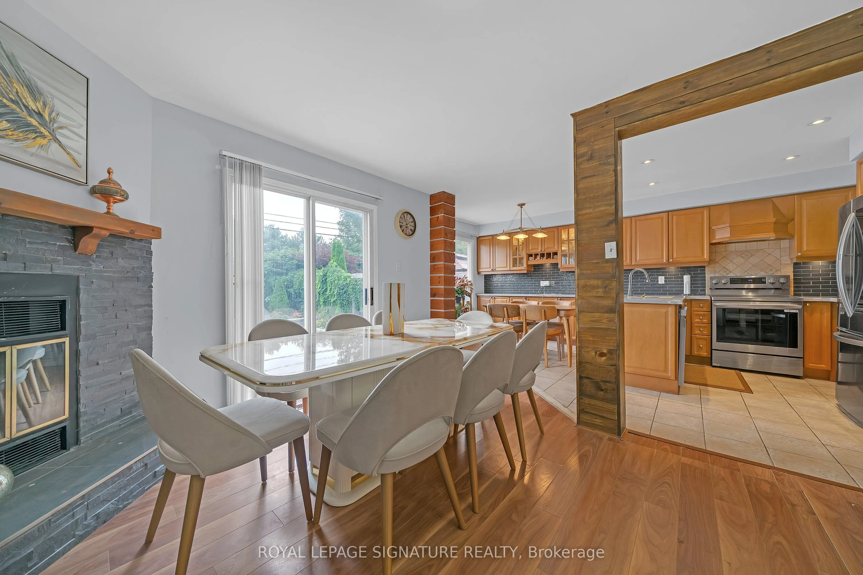 107 Roxborough Lane