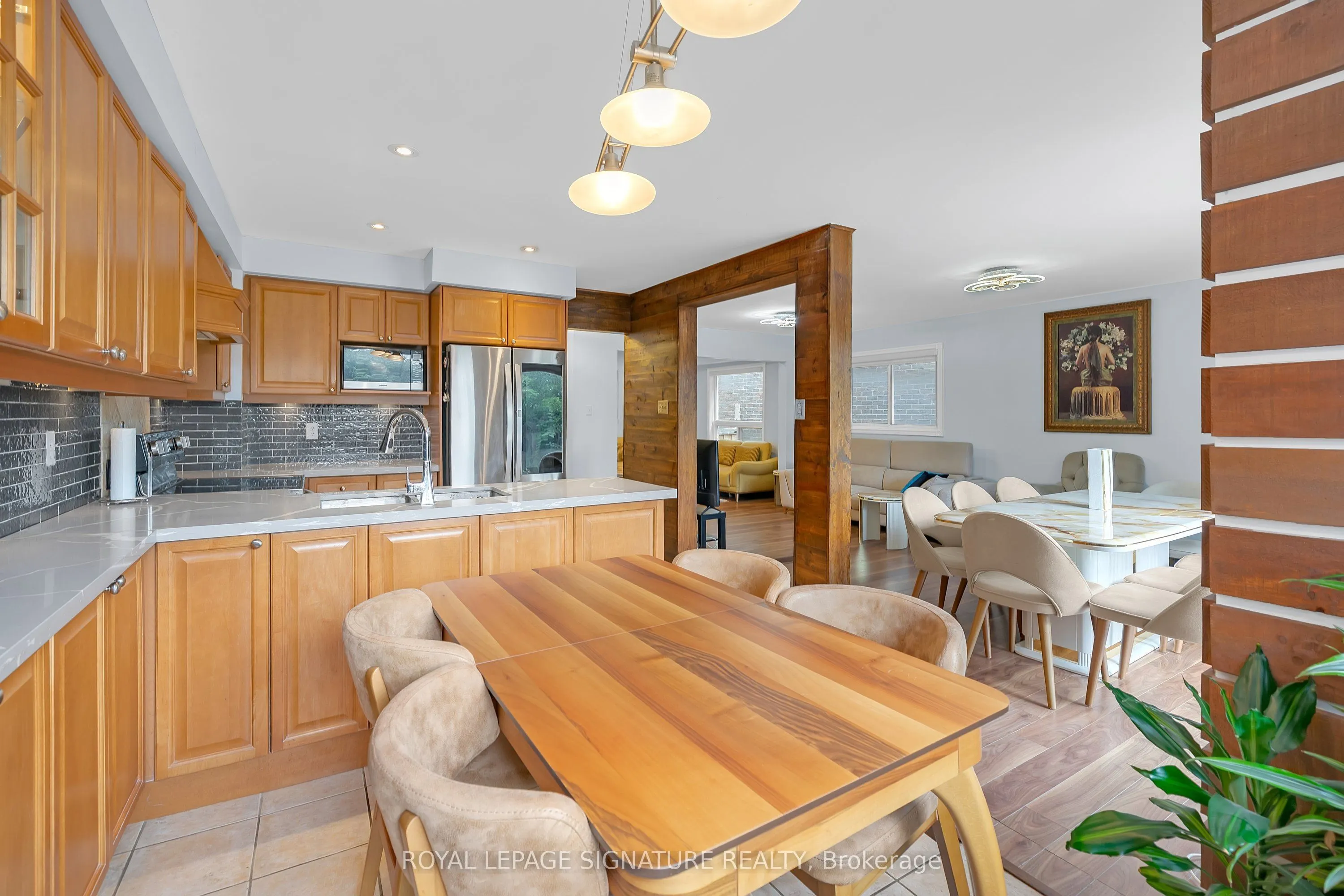 107 Roxborough Lane