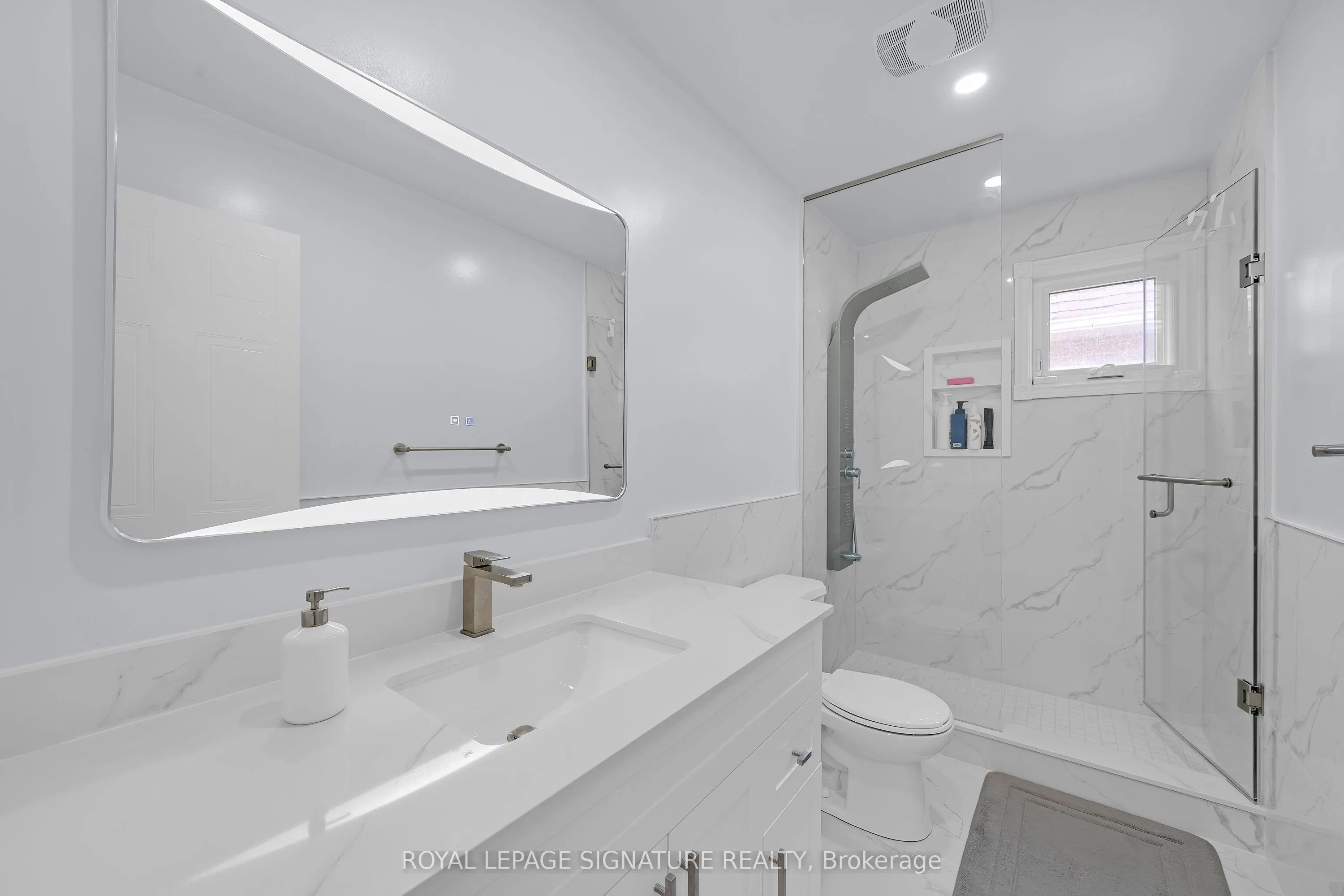 107 Roxborough Lane