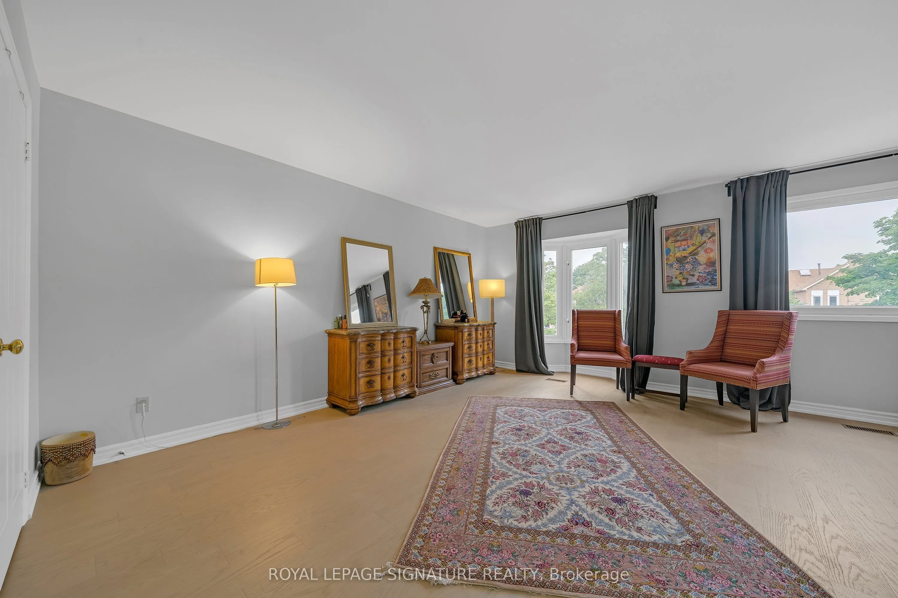 107 Roxborough Lane
