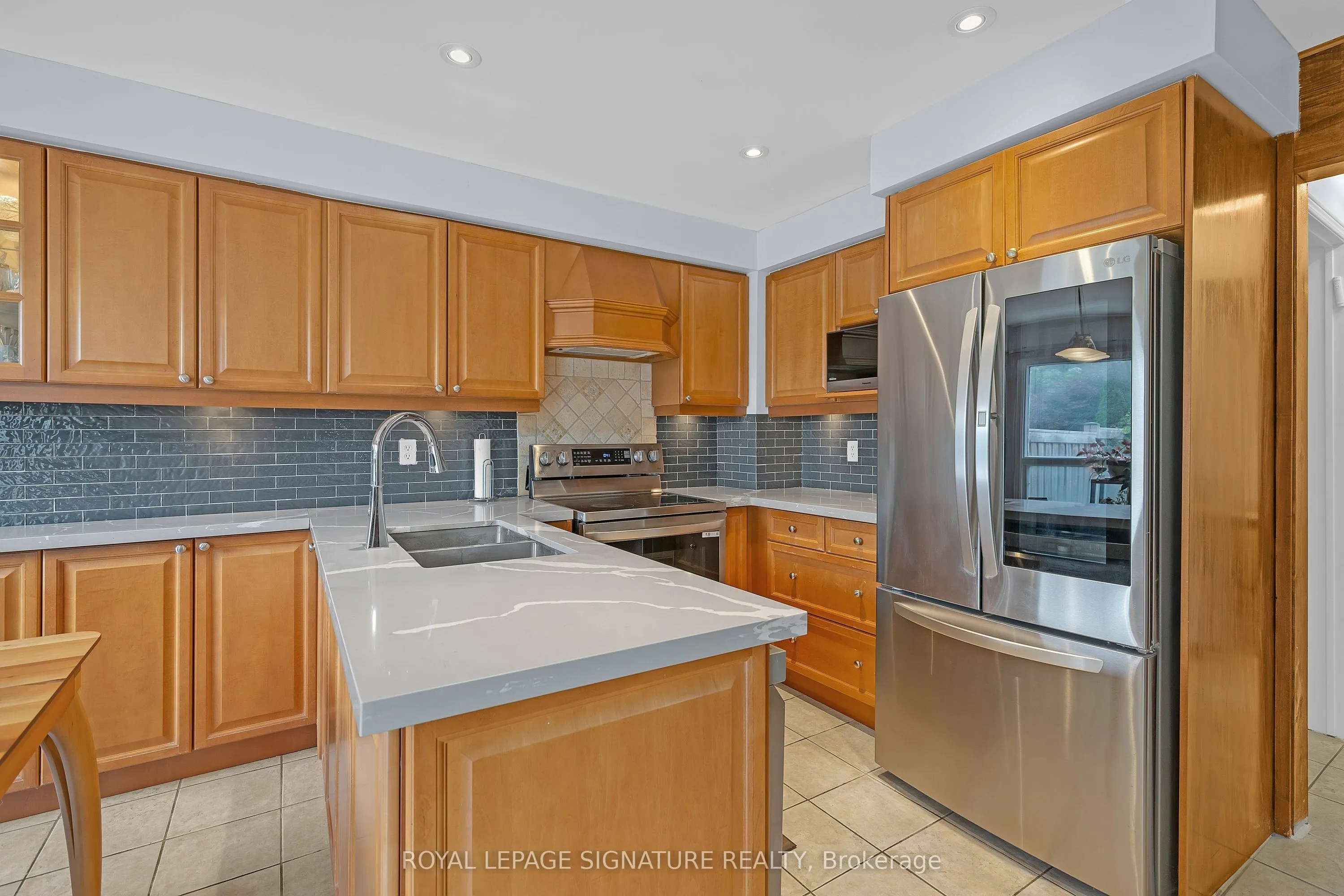 107 Roxborough Lane