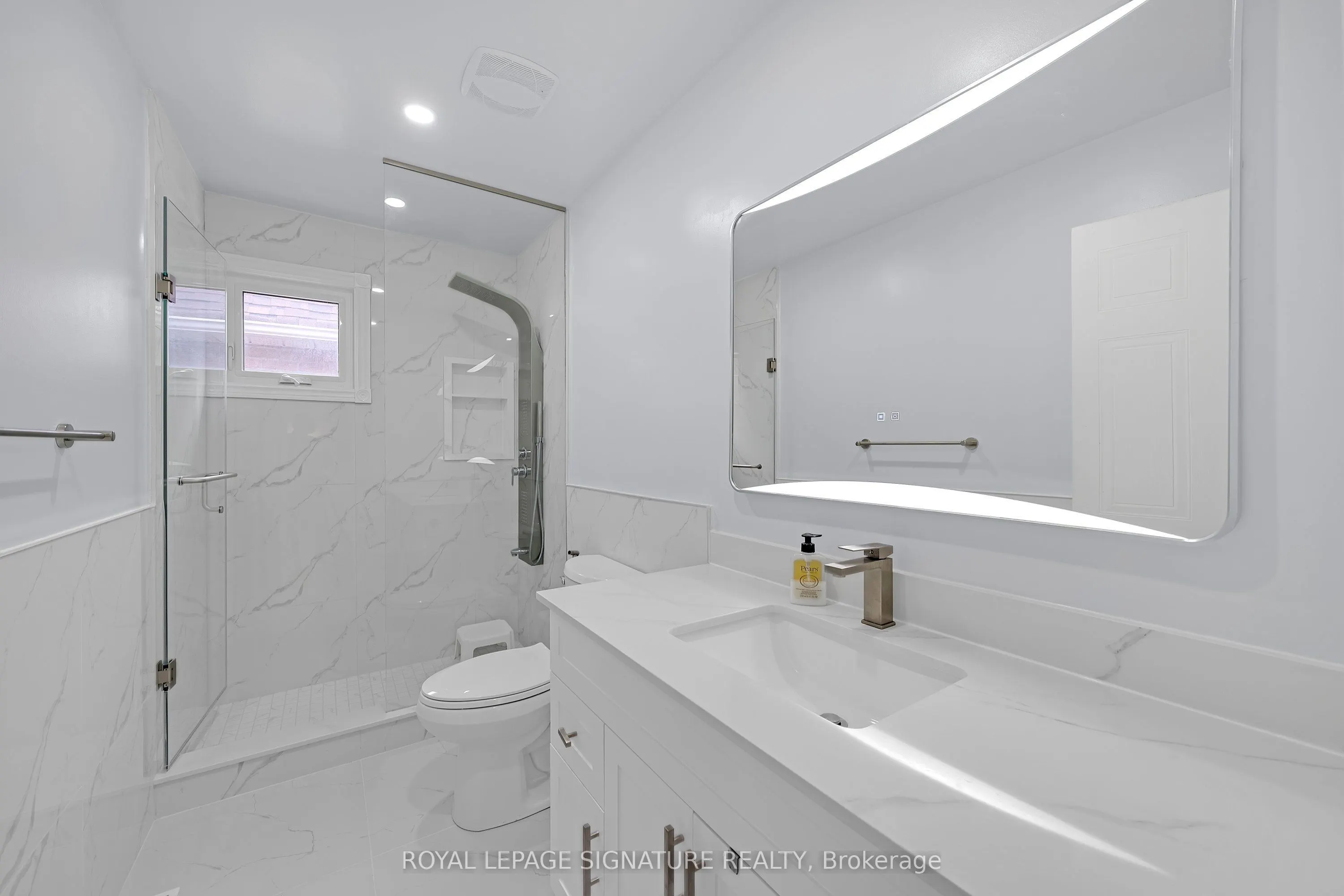 107 Roxborough Lane