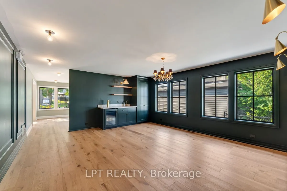 944 Lake Drive E