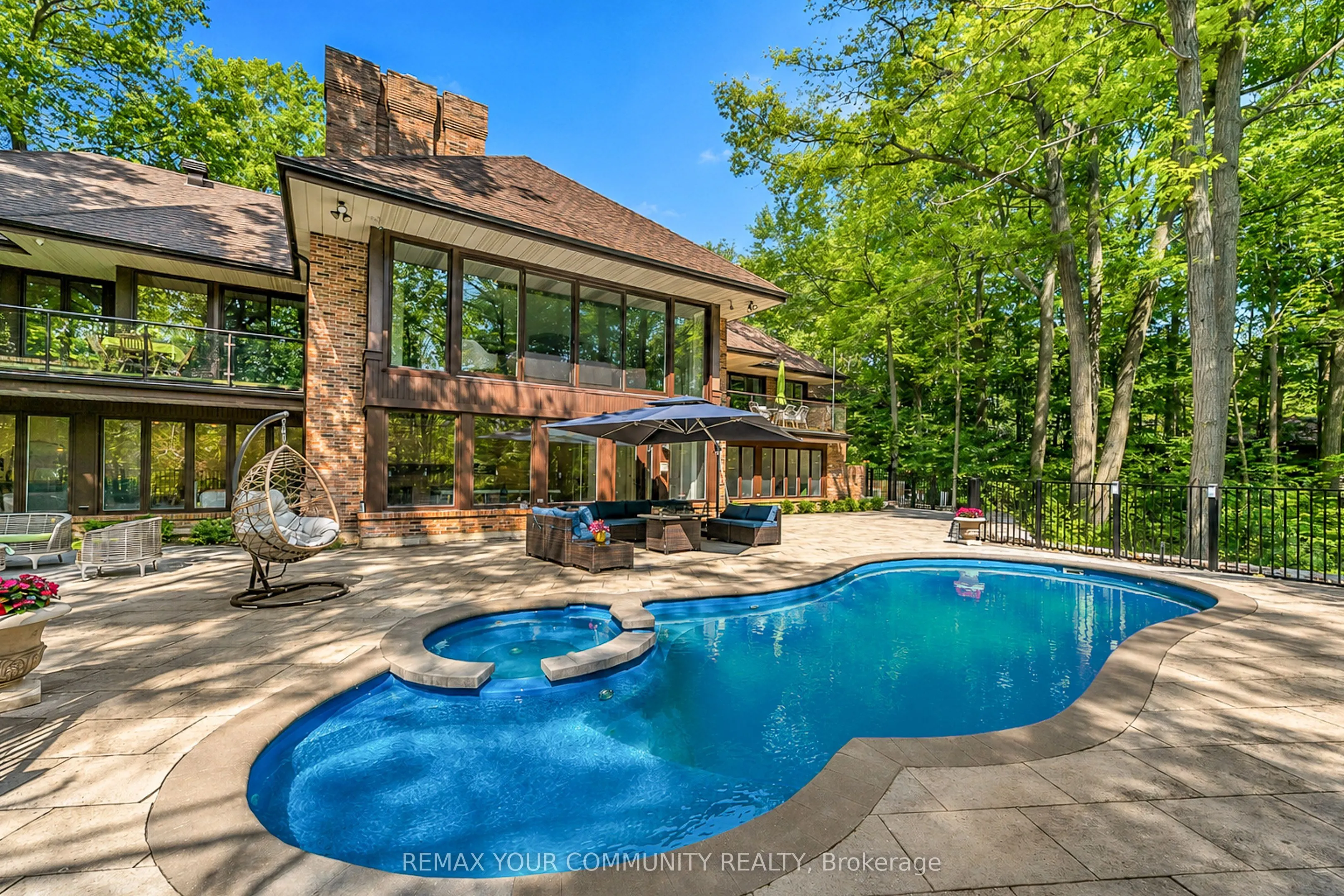 76 Trailwood Crescent