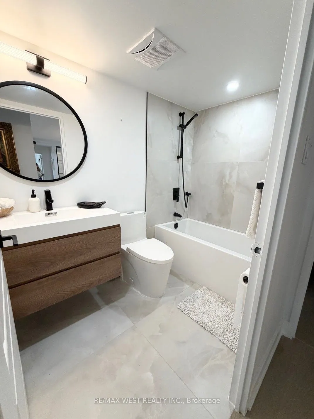 7 Townsgate Drive #1408