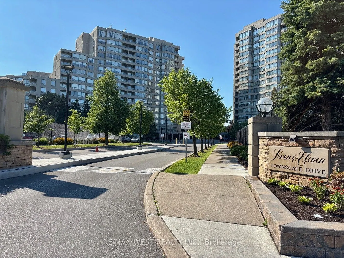 7 Townsgate Drive #1408