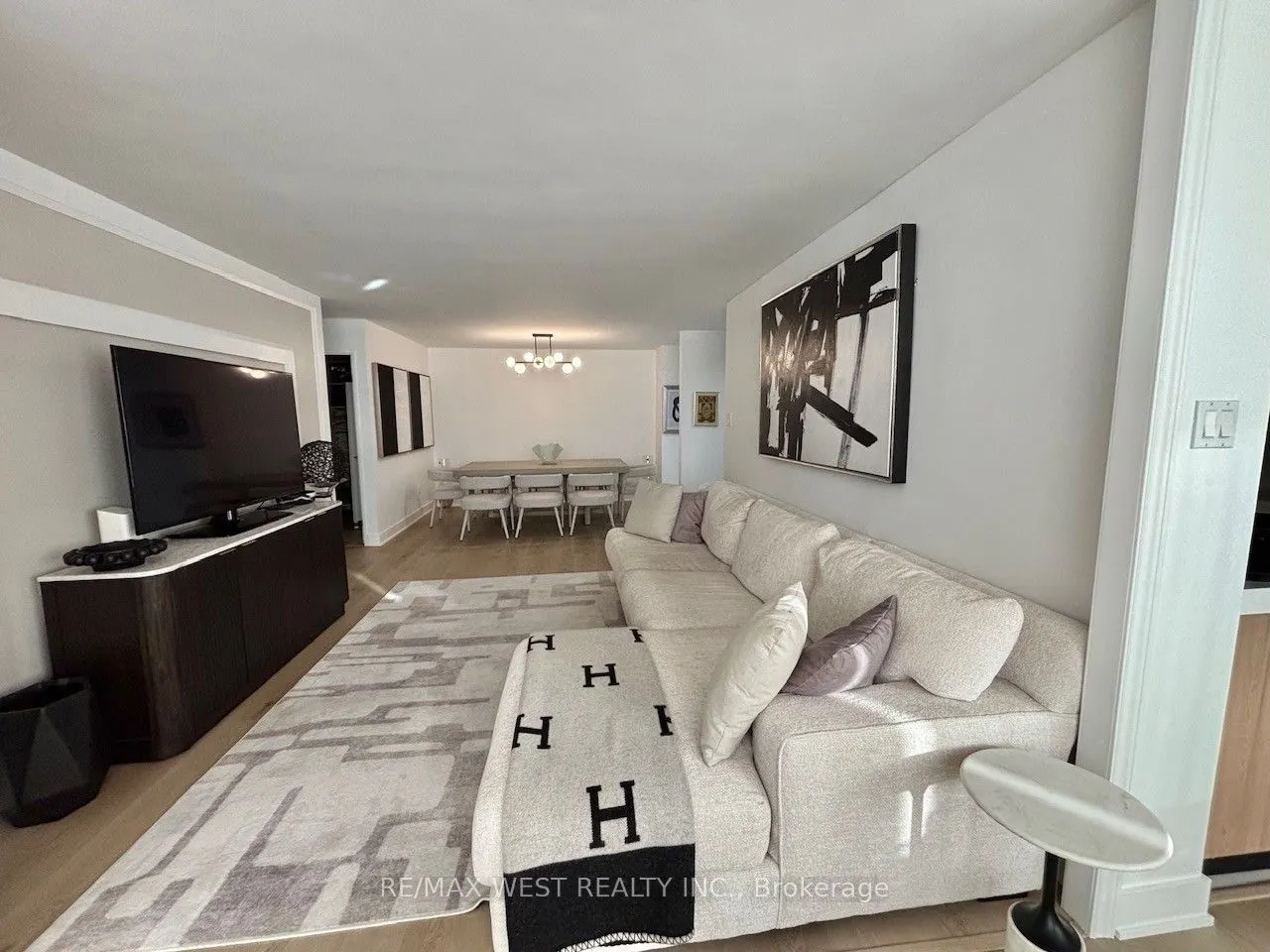 7 Townsgate Drive #1408