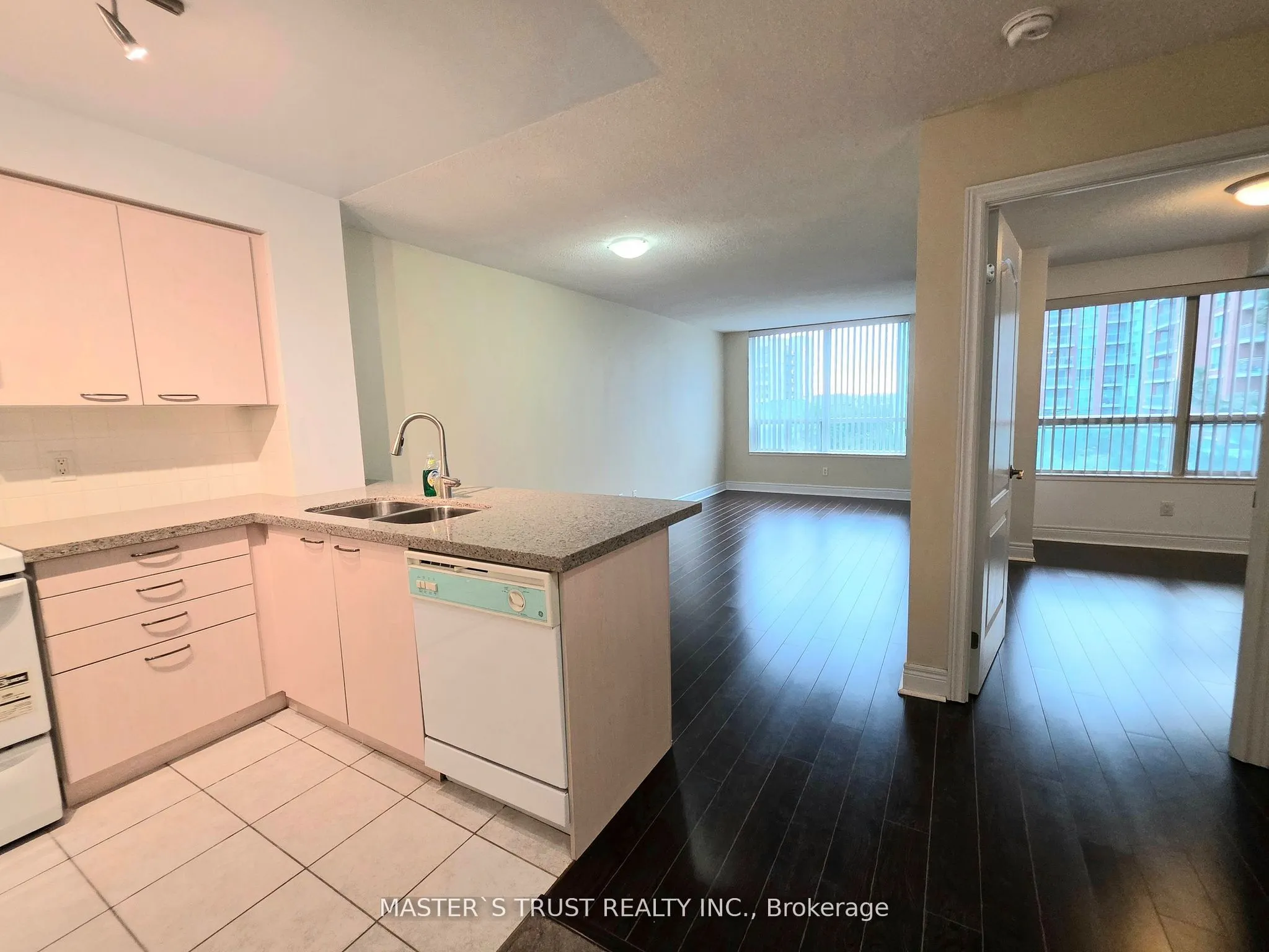 62 Suncrest Boulevard #522