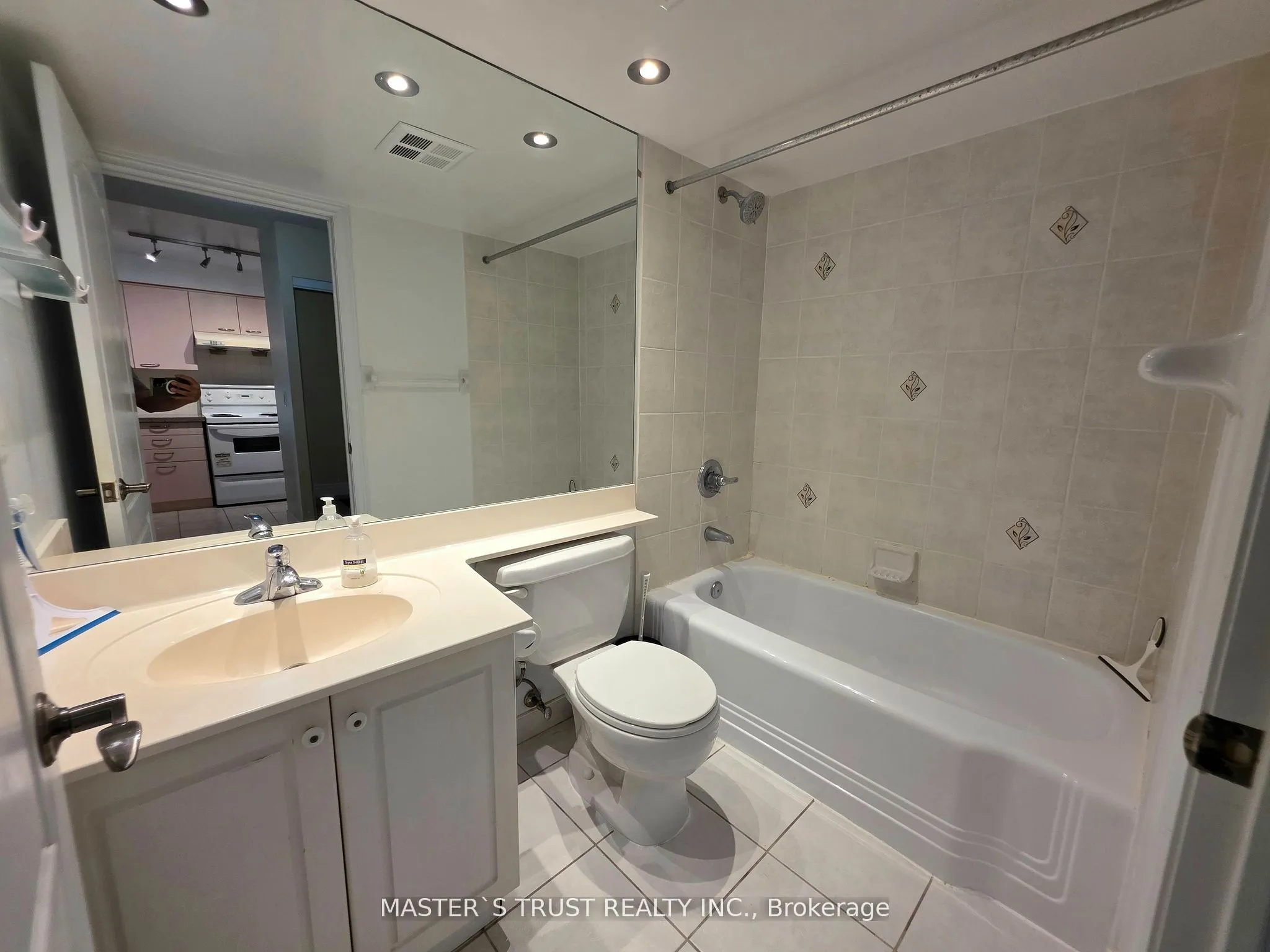 62 Suncrest Boulevard #522