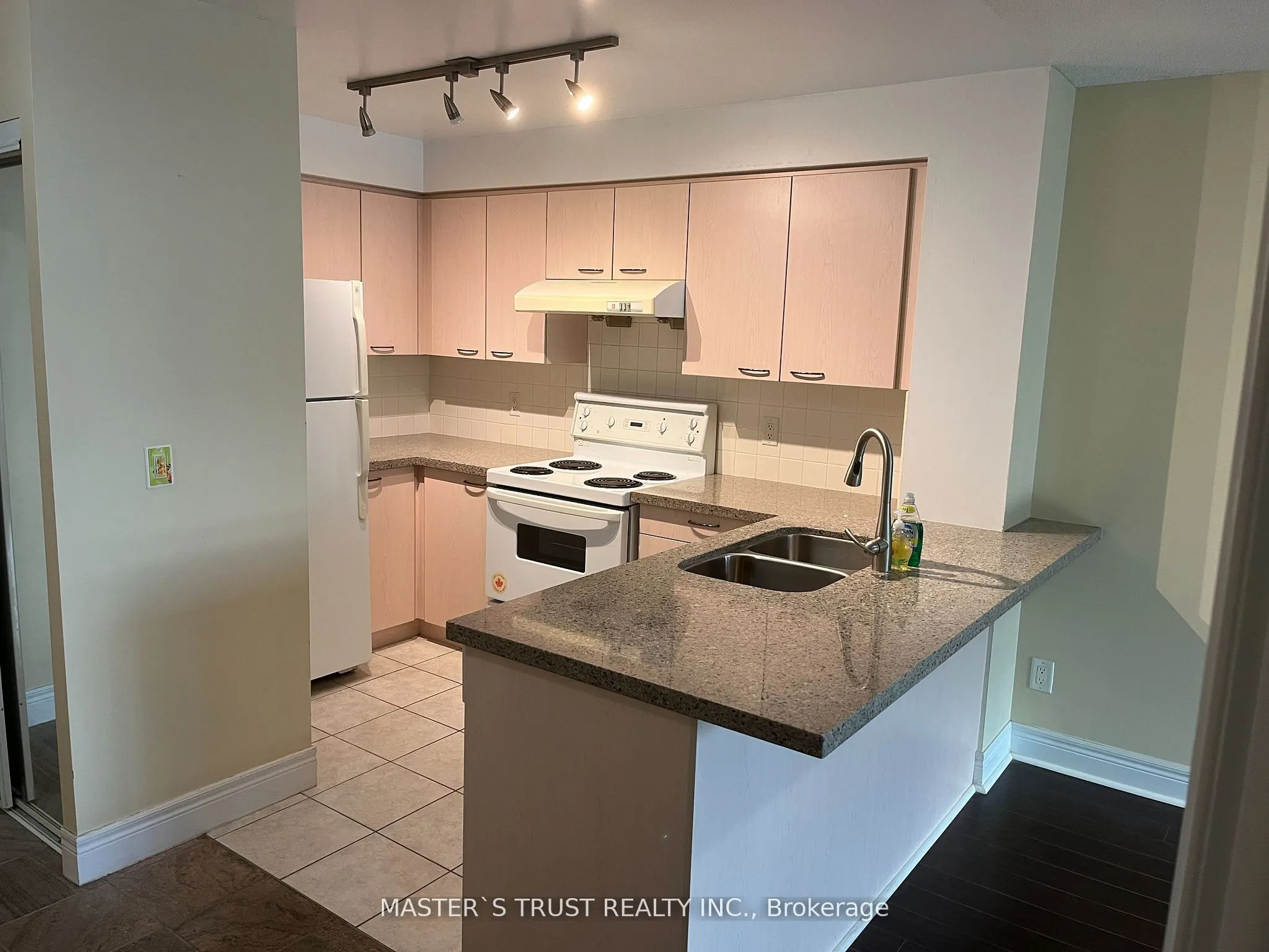 62 Suncrest Boulevard #522