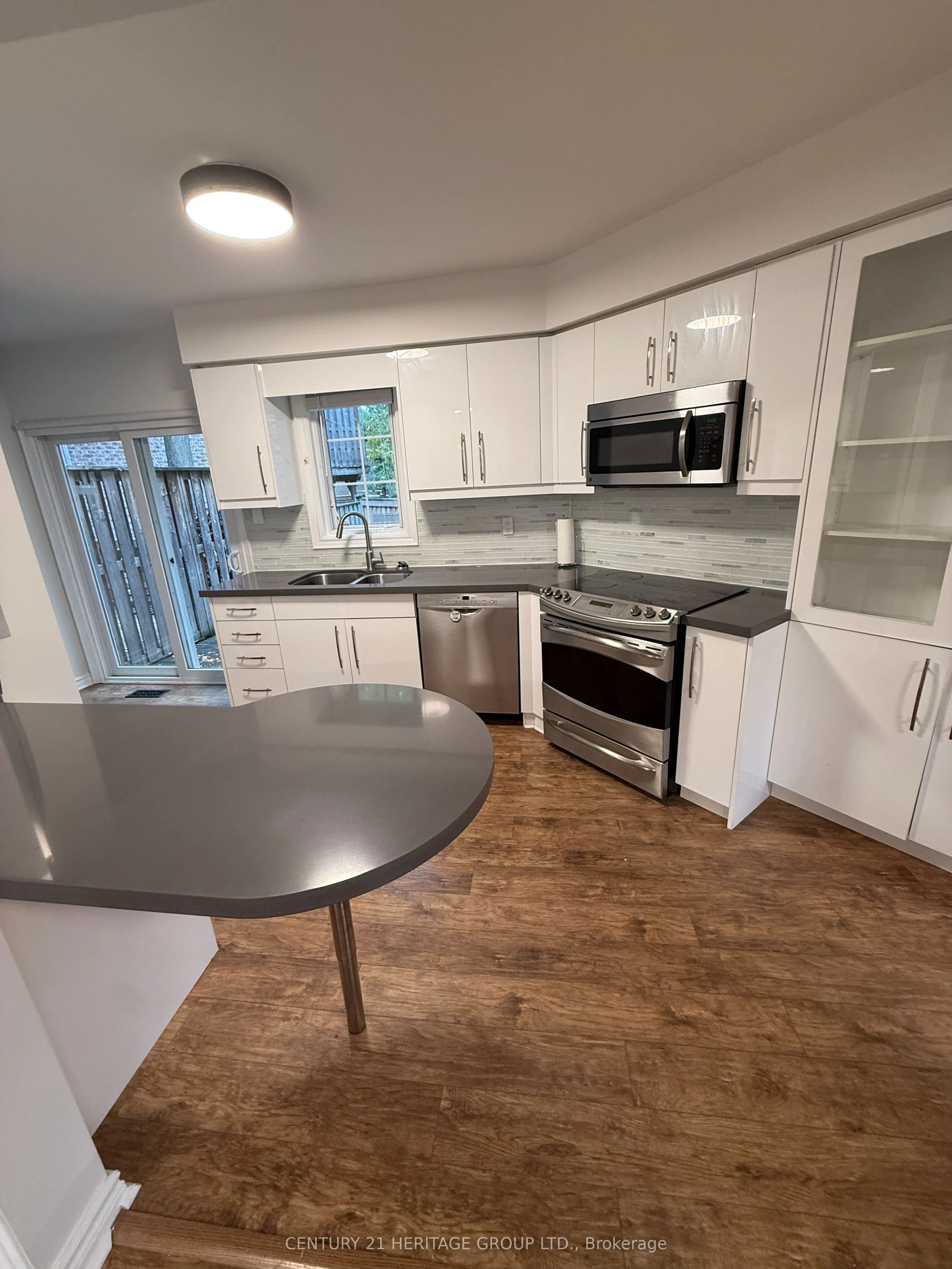 137 Hall Street #5