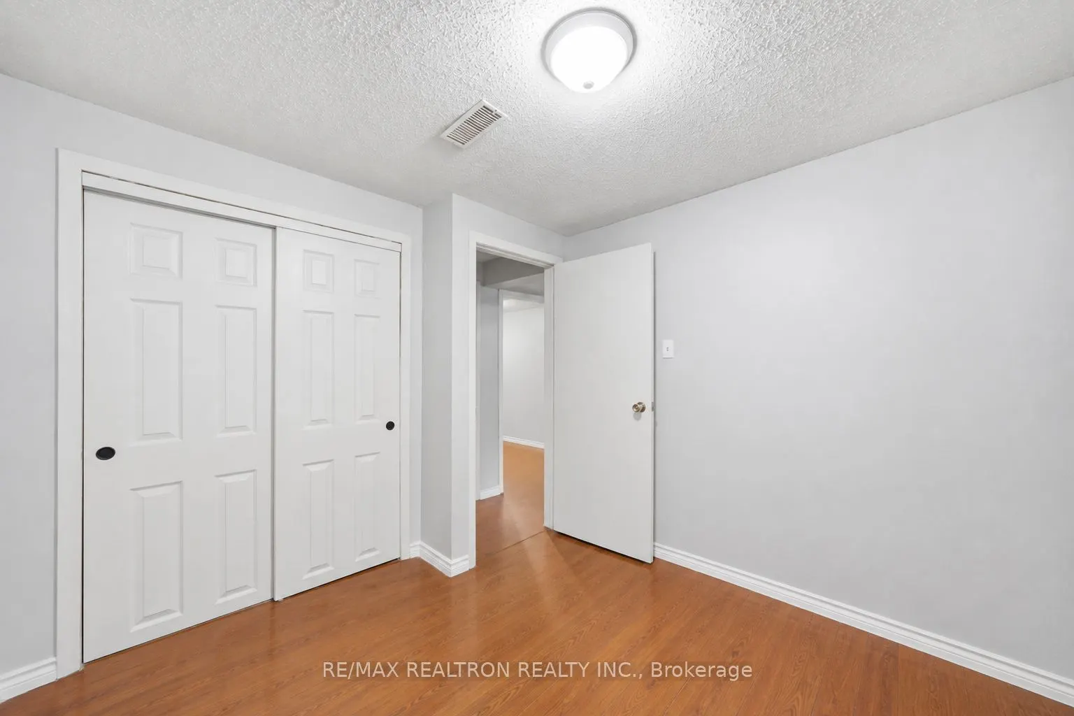 414 The Queensway Road S