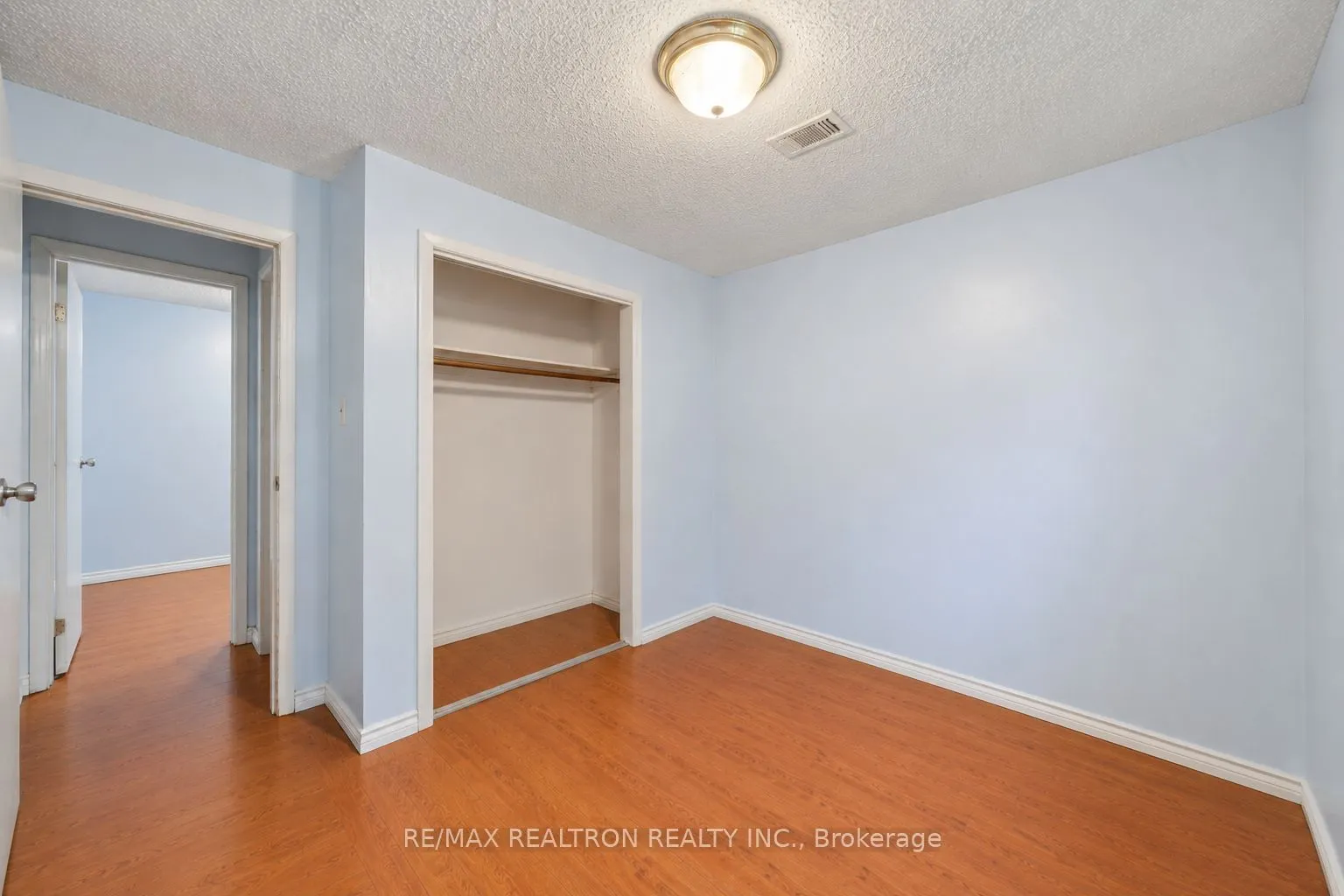 414 The Queensway Road S