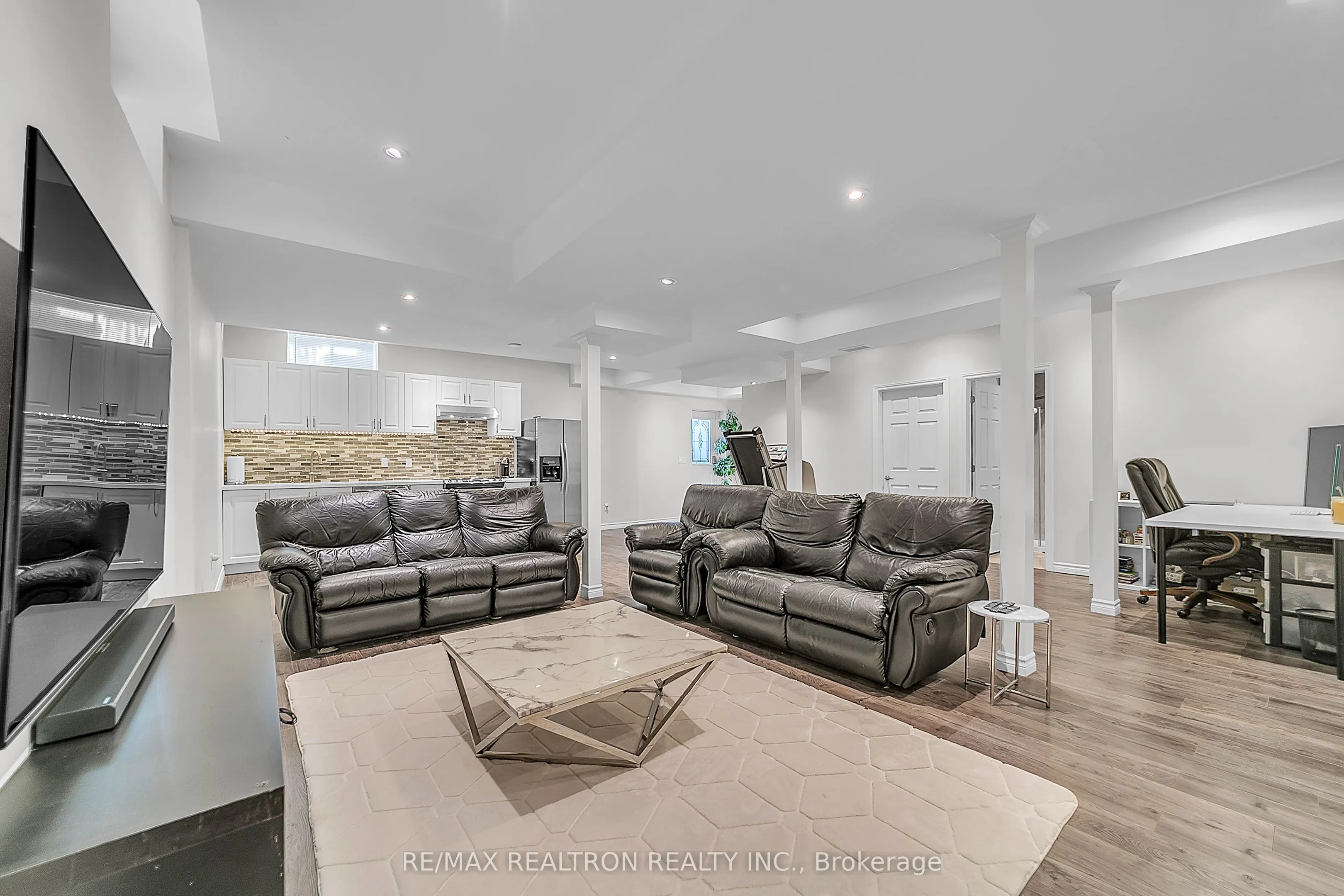 20 Rock Elm Court