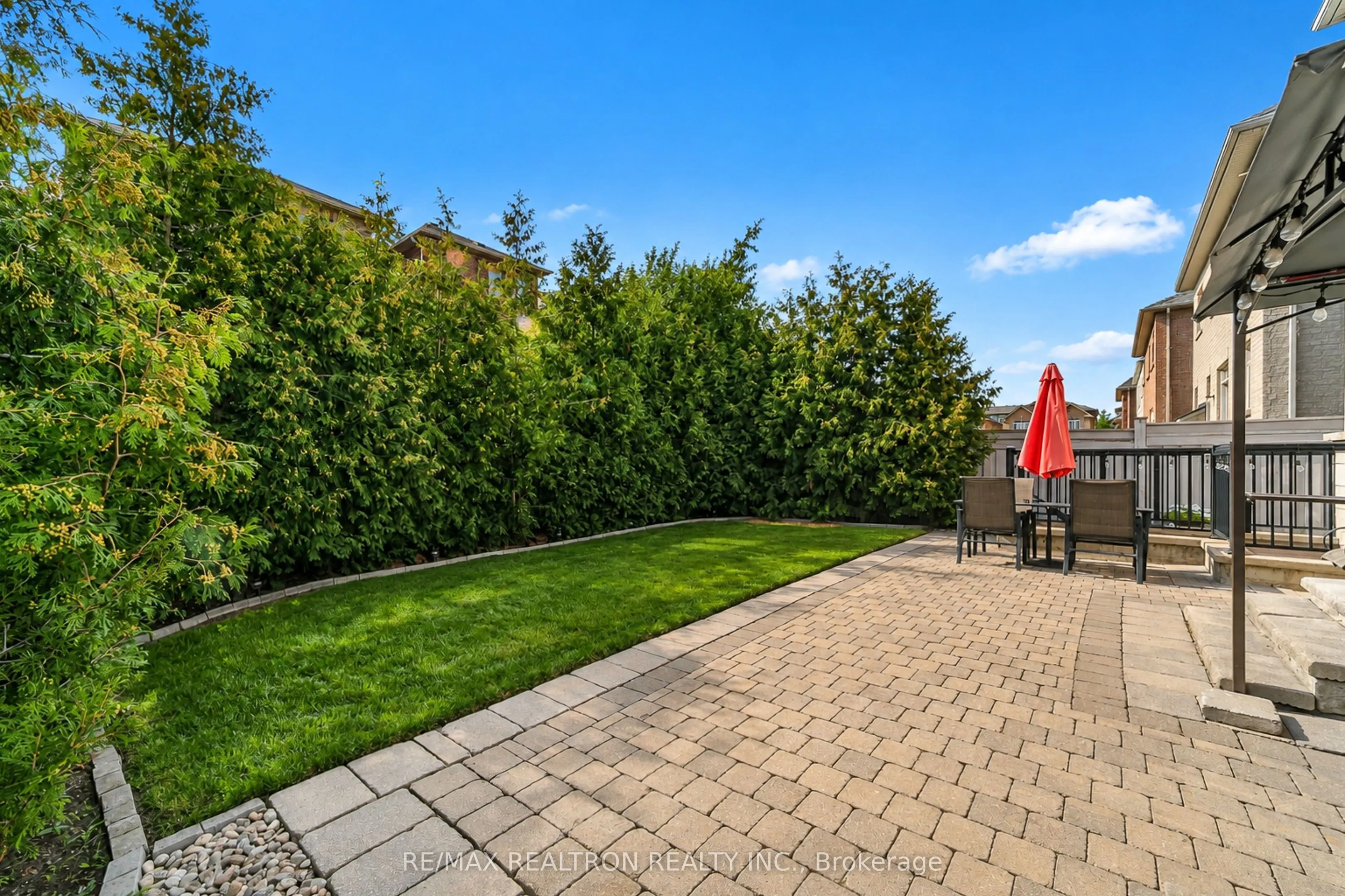 20 Rock Elm Court