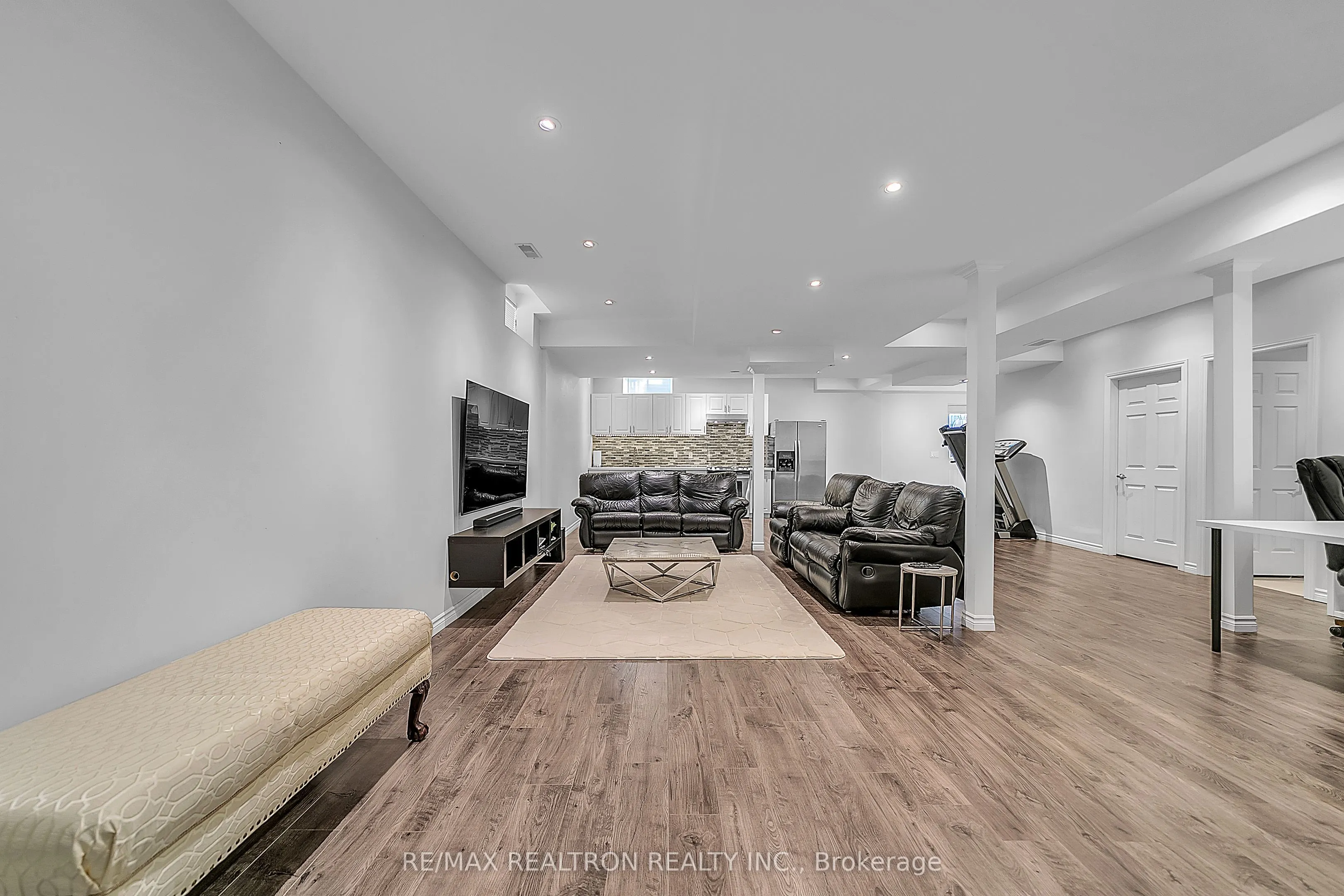 20 Rock Elm Court