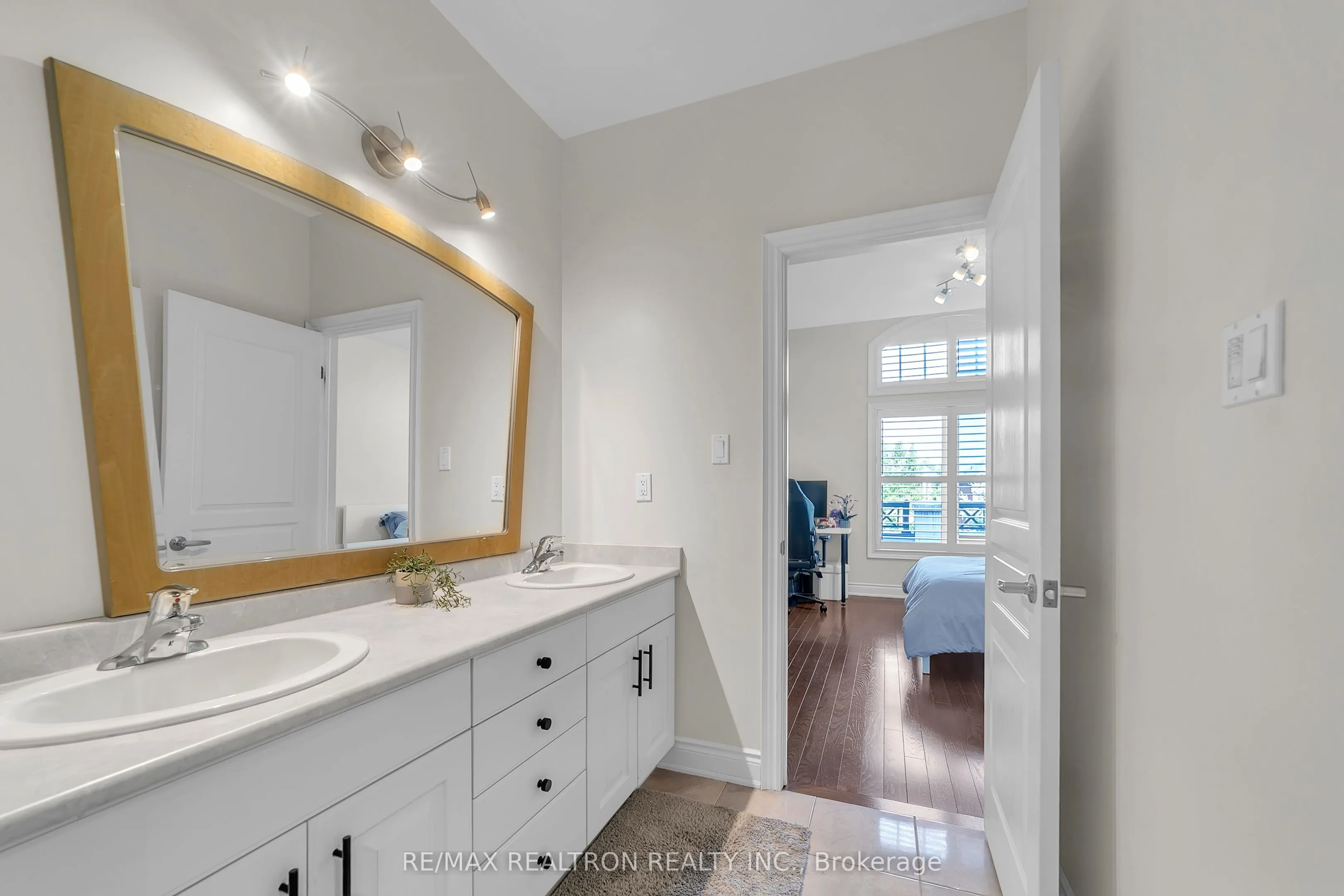 20 Rock Elm Court