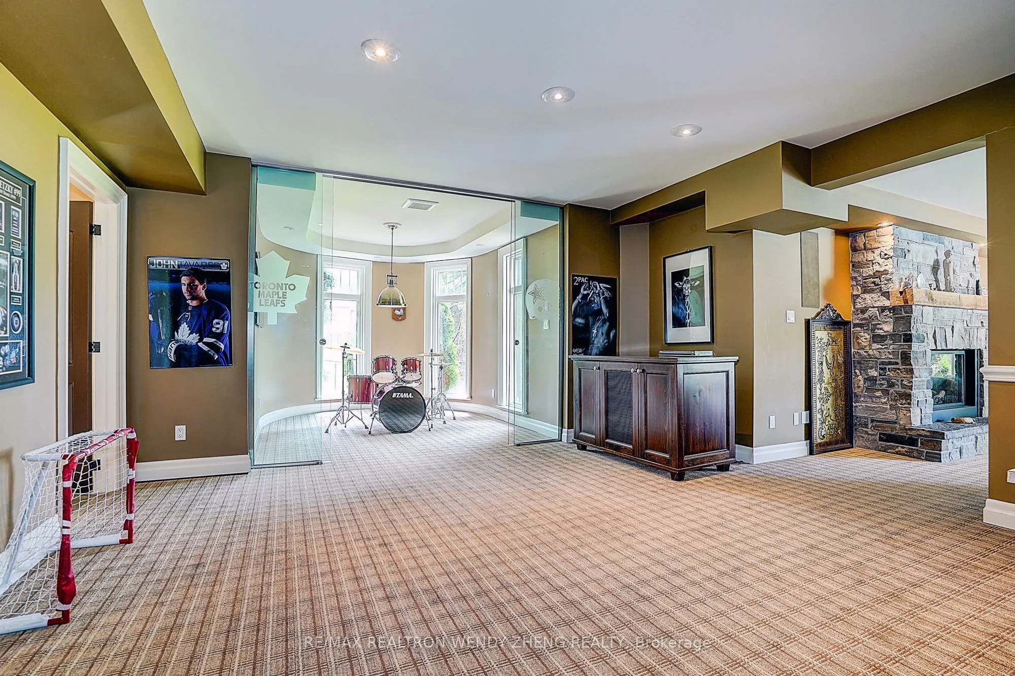 8 Alm Court
