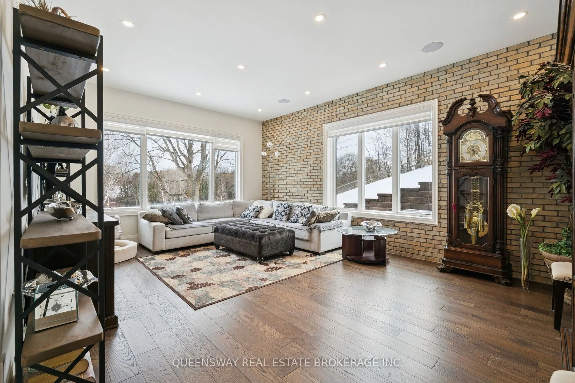 8388 Fifth Side Road