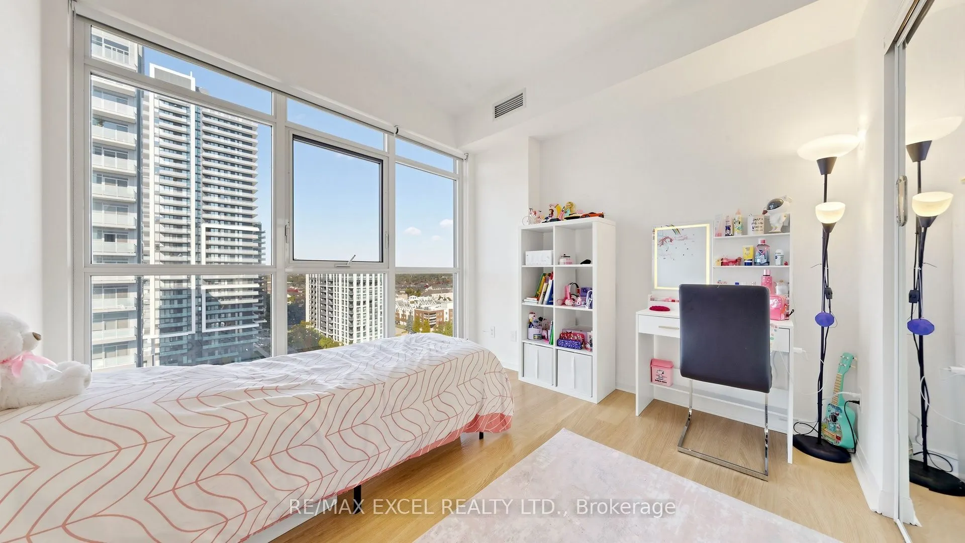 55 Oneida Crescent #1208