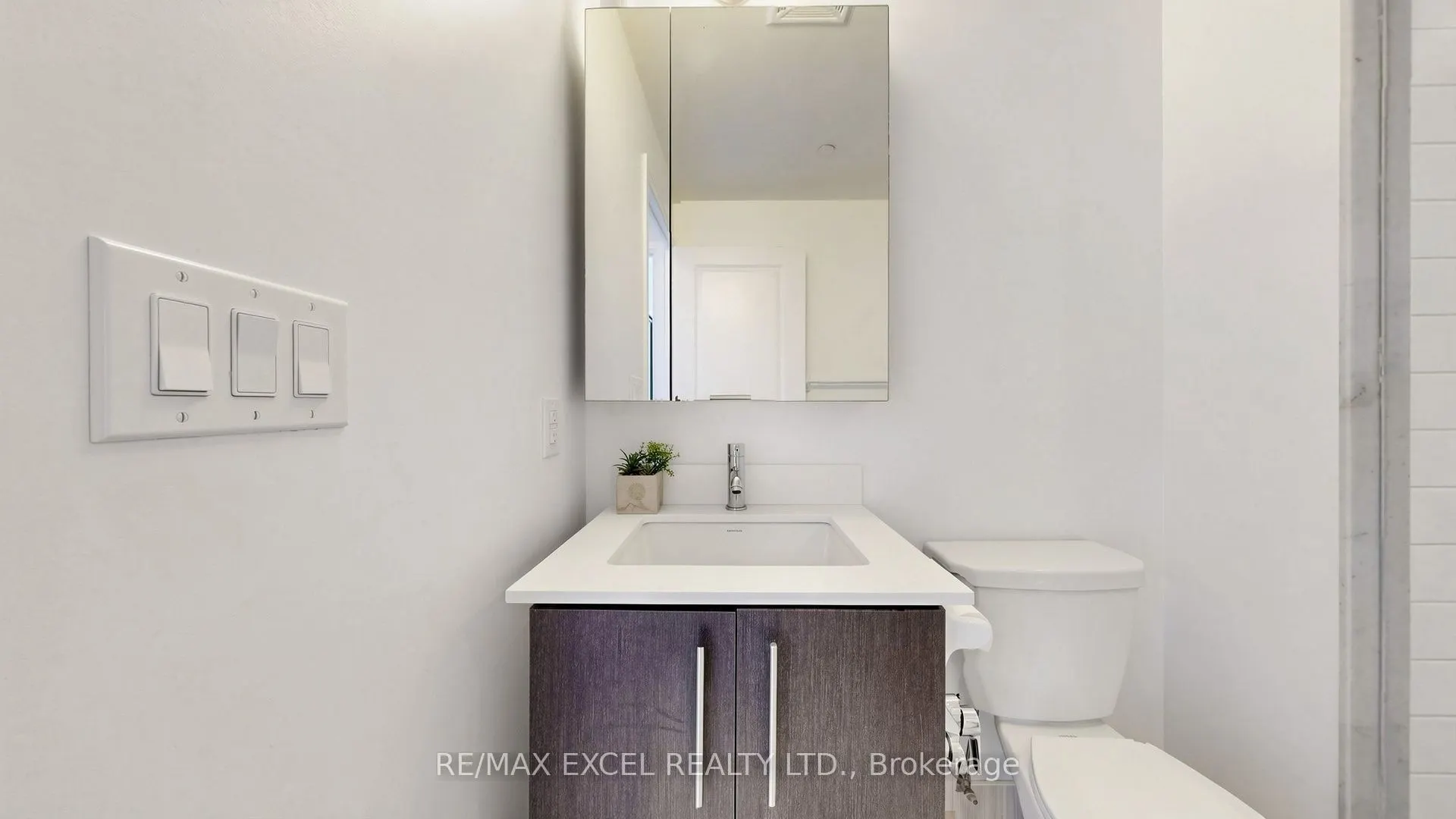 55 Oneida Crescent #1208