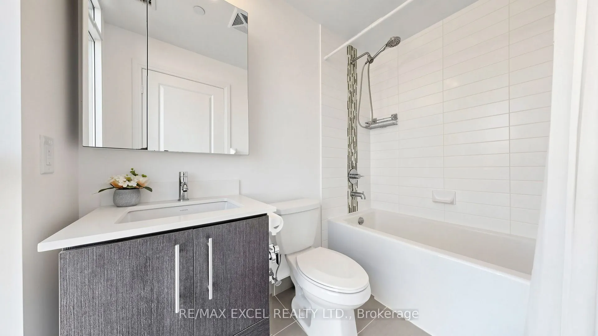55 Oneida Crescent #1208