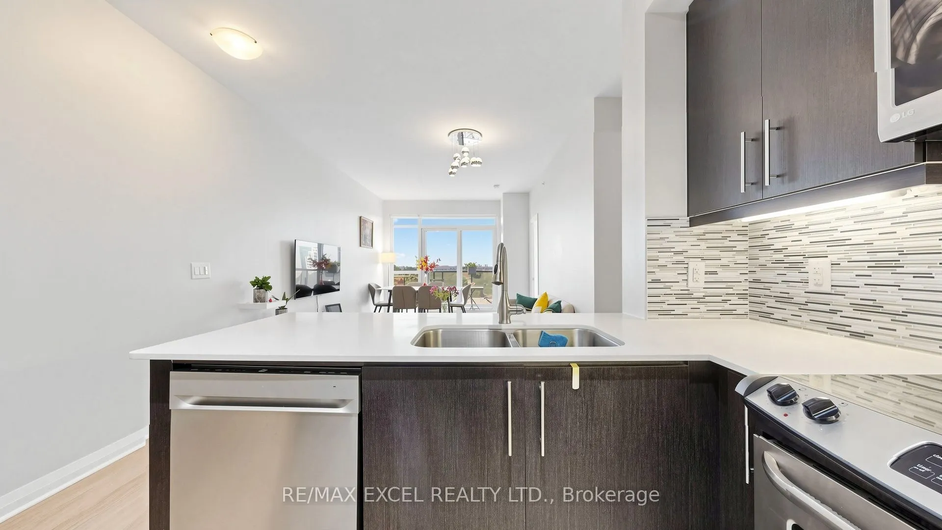55 Oneida Crescent #1208