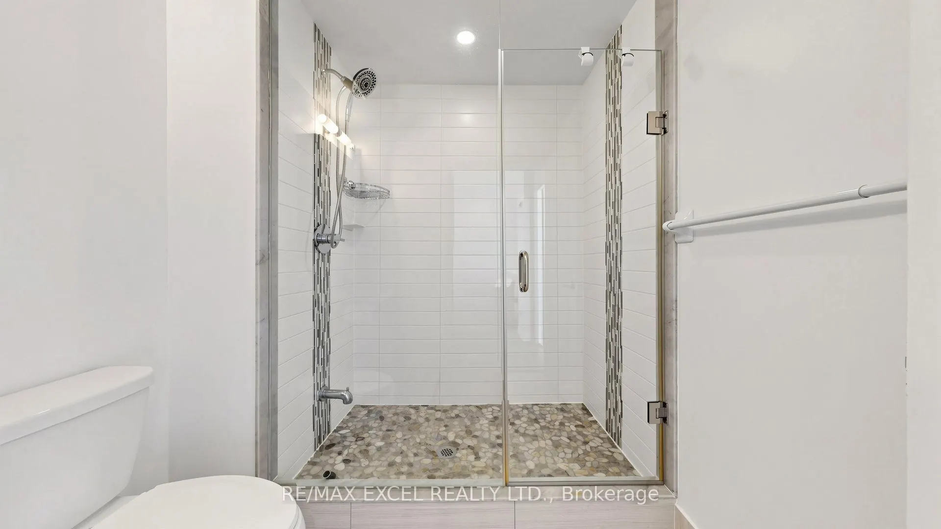 55 Oneida Crescent #1208
