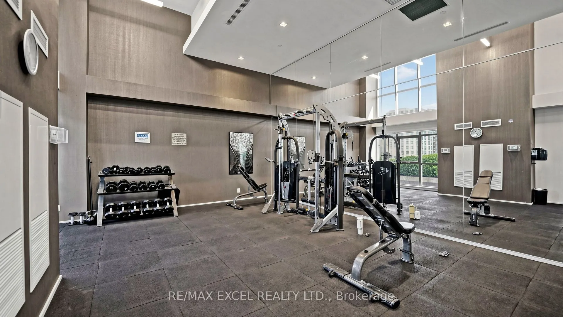 55 Oneida Crescent #1208