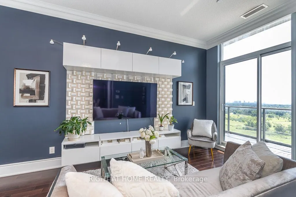 325 South Park Road #Ph05